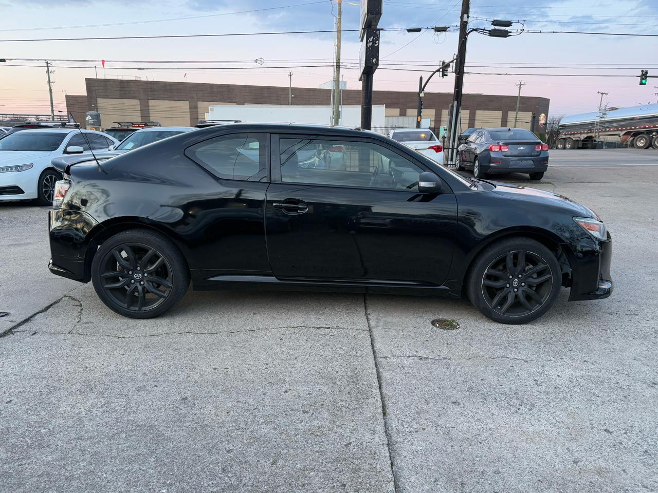 Scion tC Sports Coupe 6-Spd AT 2015