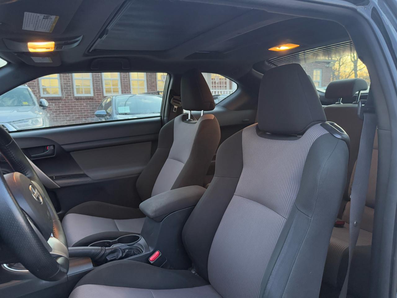 Scion tC Sports Coupe 6-Spd AT 2015