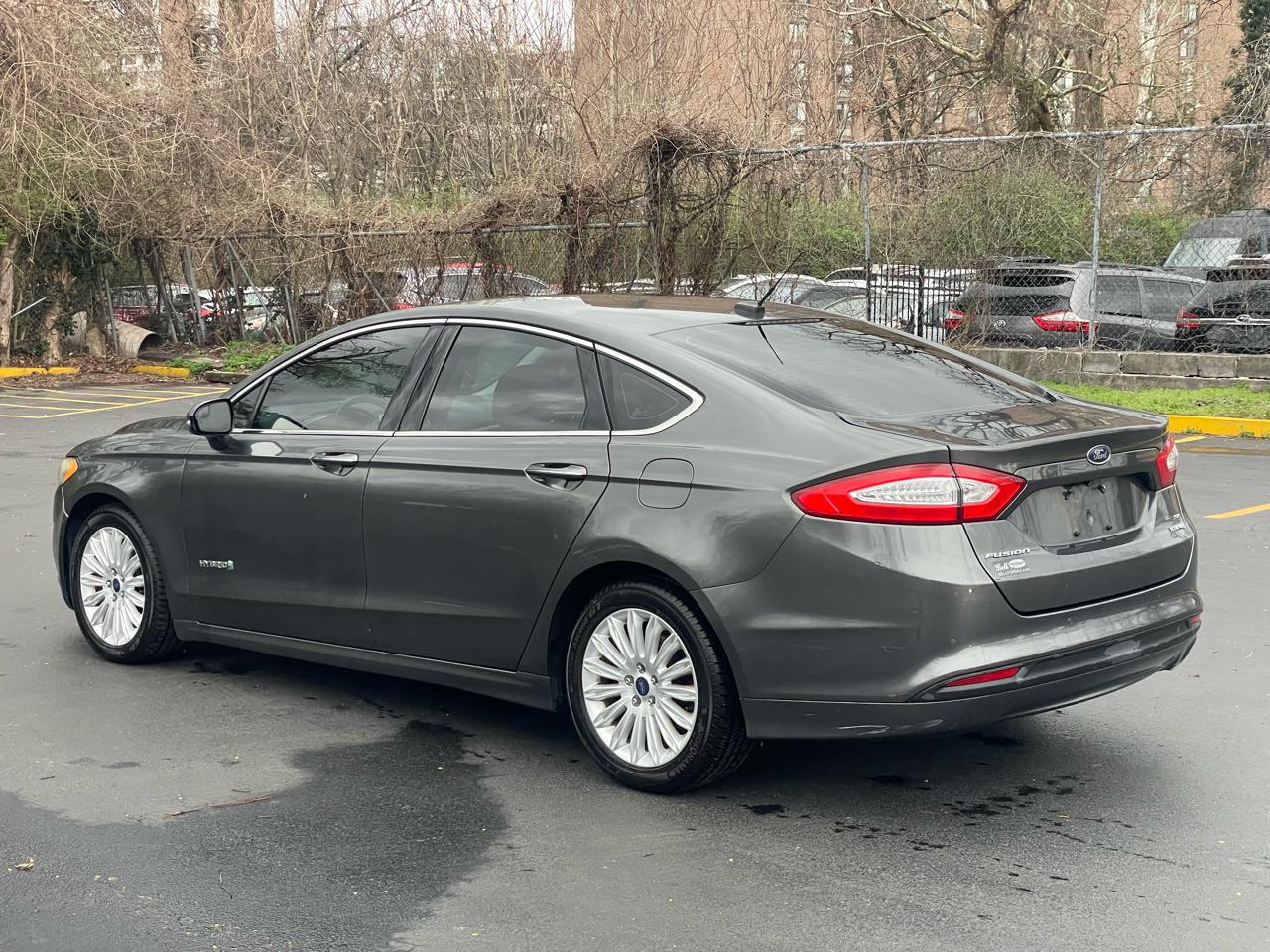 Ford Fusion Hybrid SE 2015