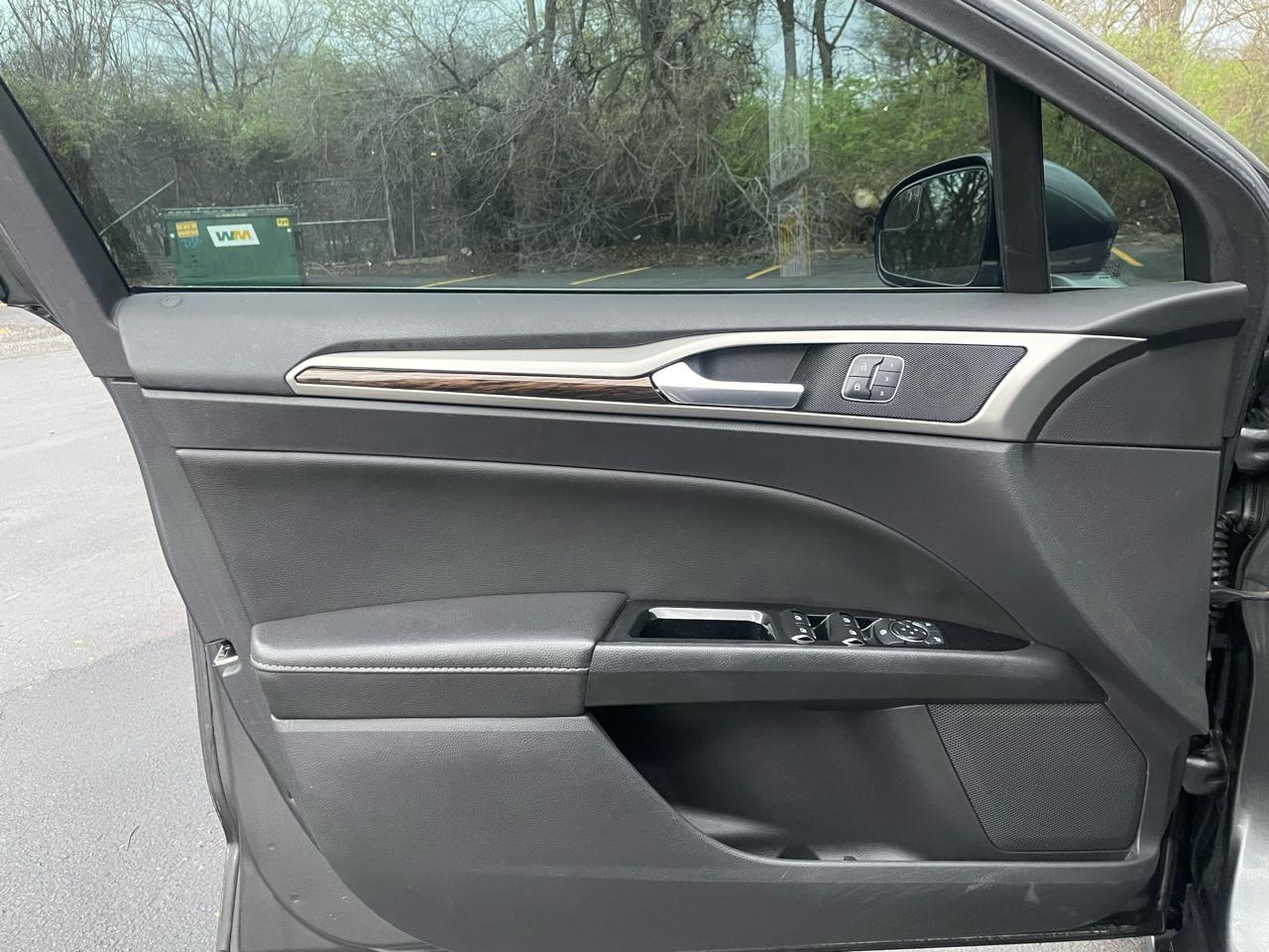 Ford Fusion Hybrid SE 2015