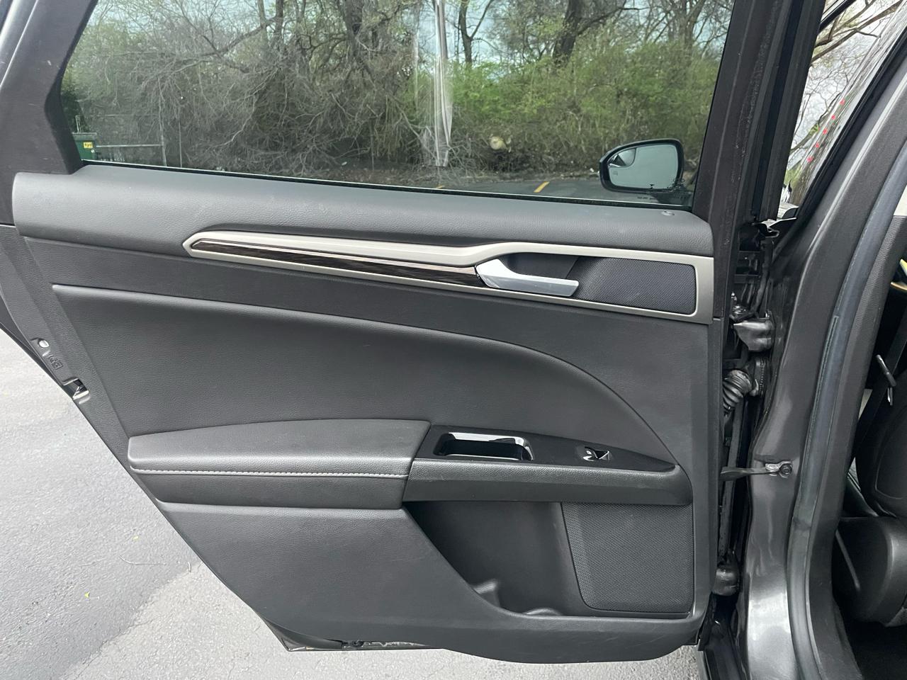 Ford Fusion Hybrid SE 2015