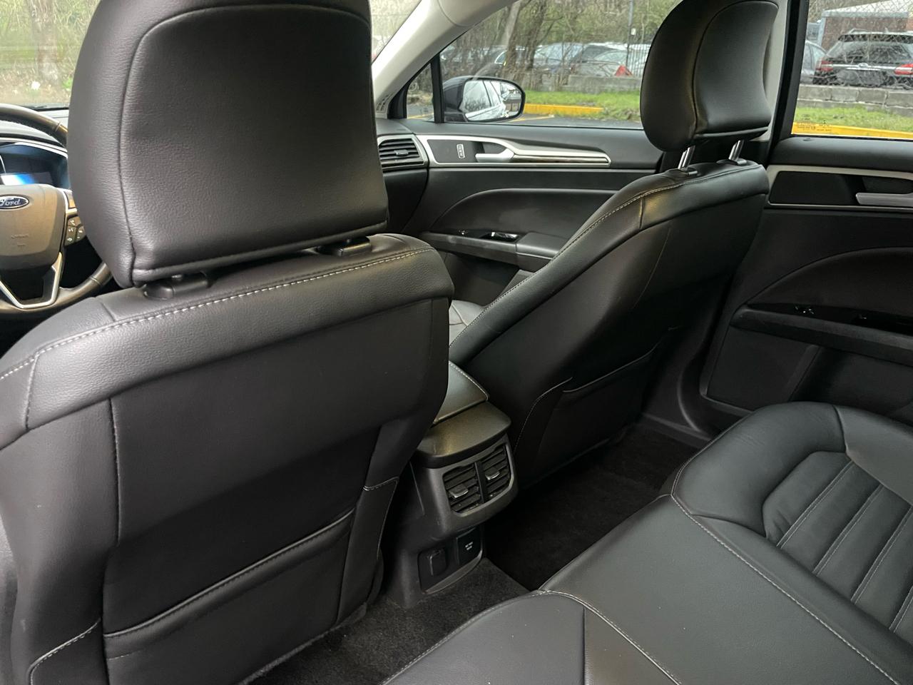 Ford Fusion Hybrid SE 2015