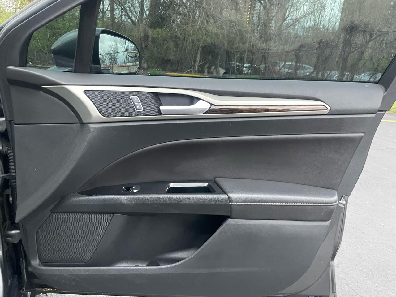 Ford Fusion Hybrid SE 2015