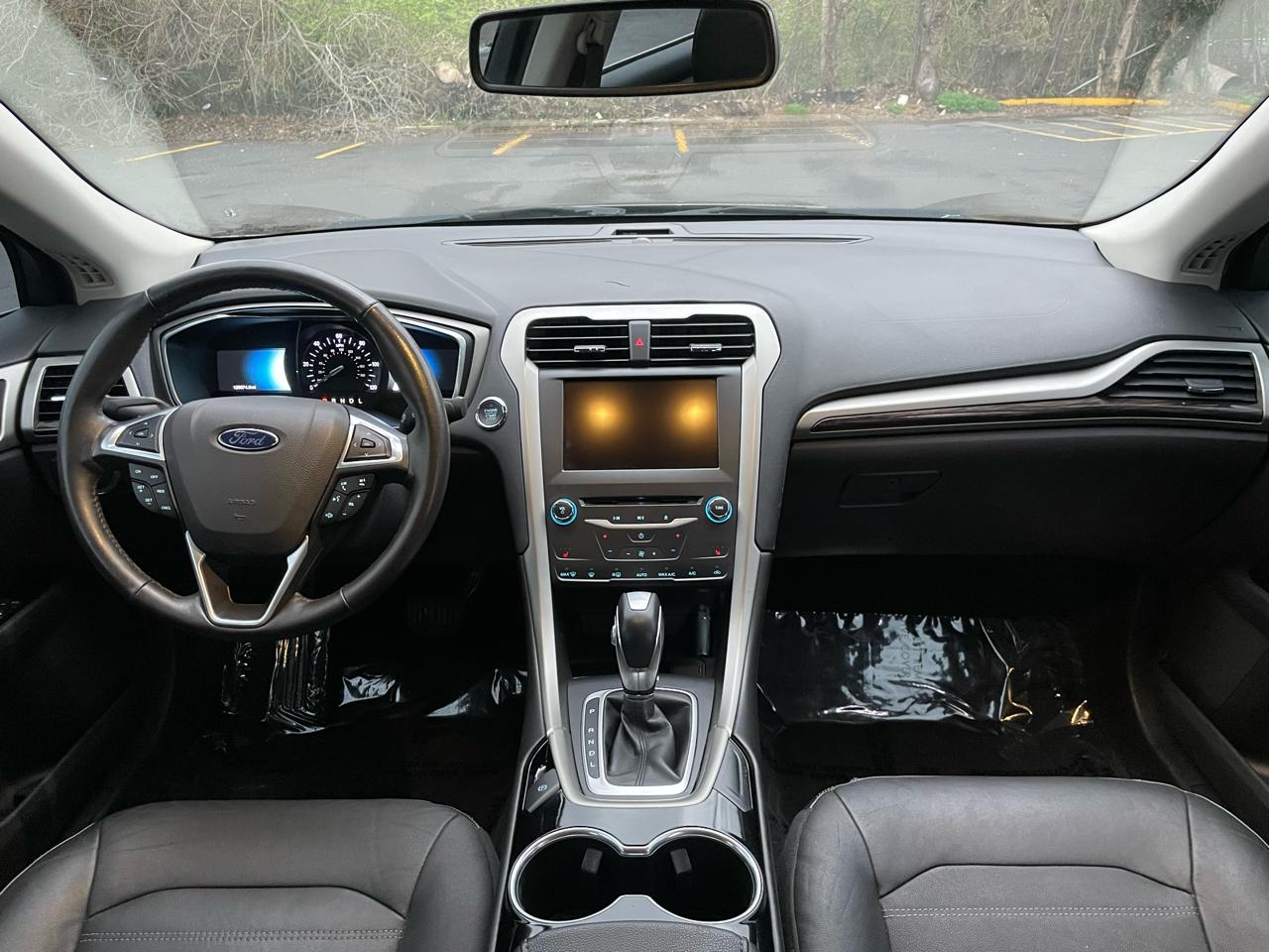 Ford Fusion Hybrid SE 2015