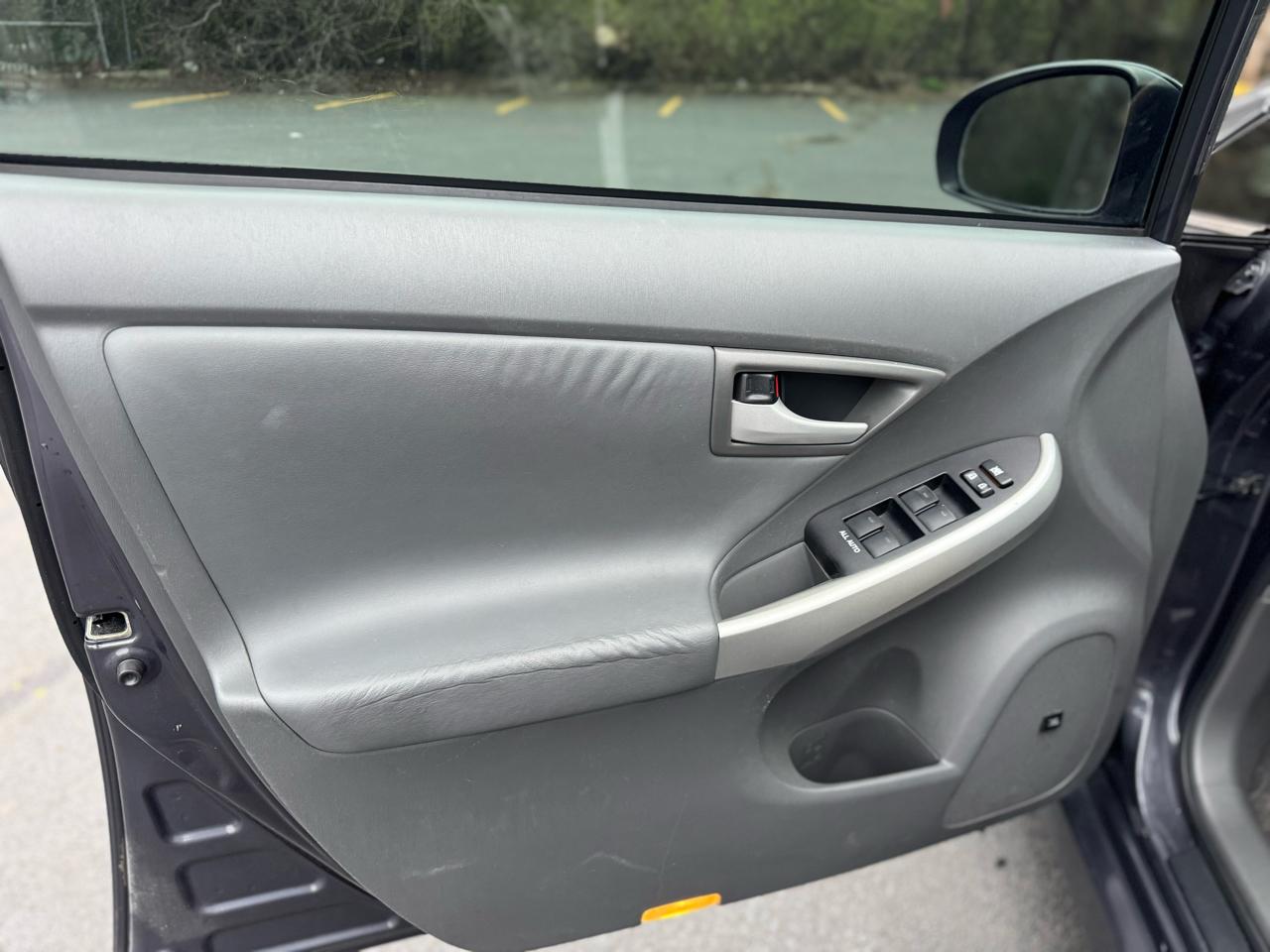 Toyota Prius Prius V 2010