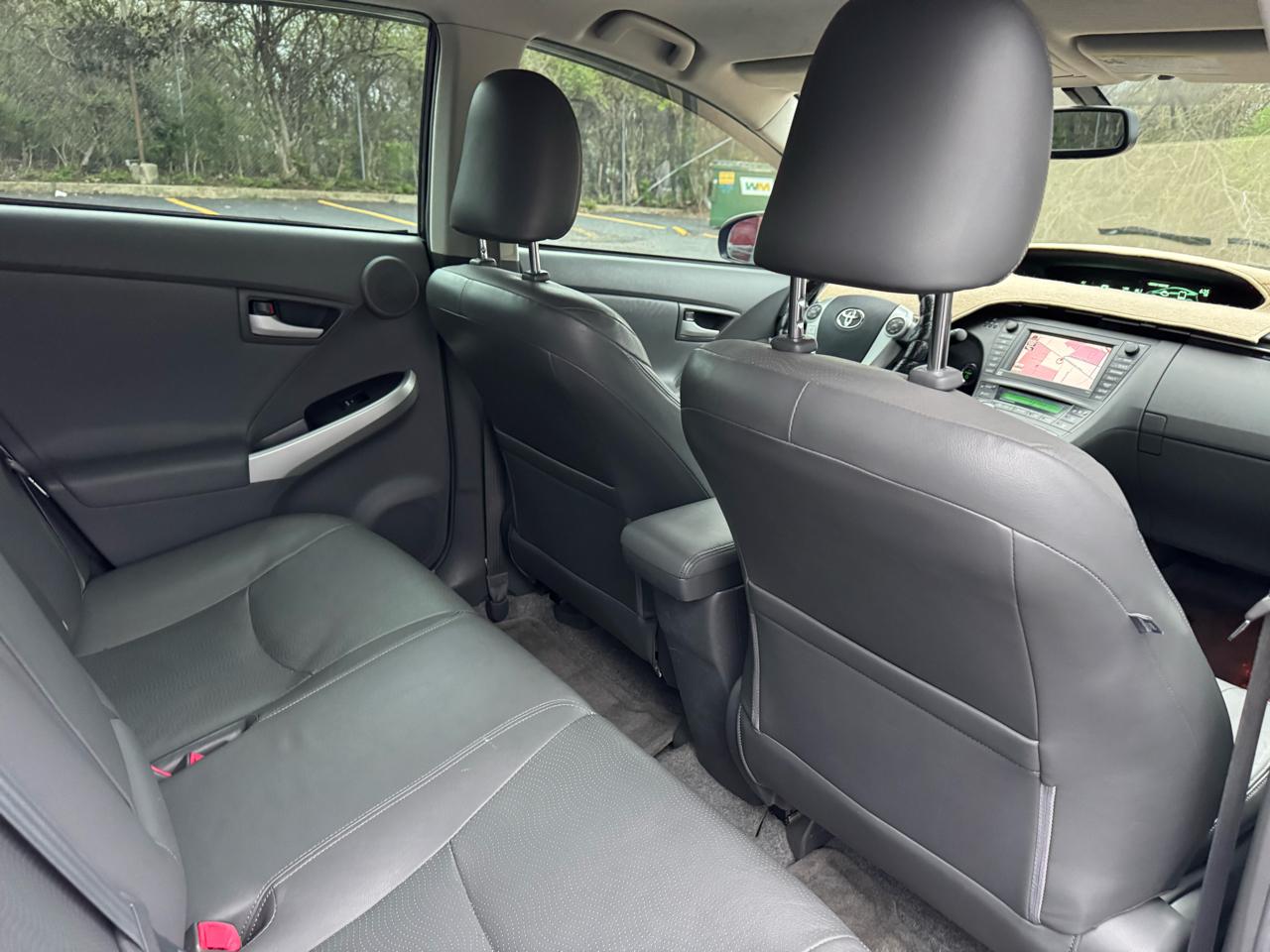 Toyota Prius Prius V 2010