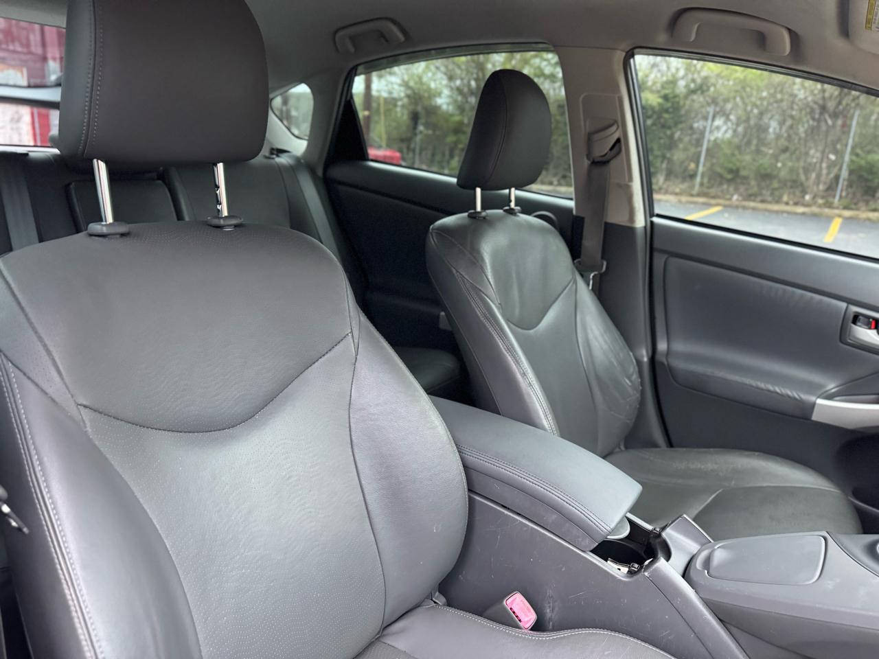 Toyota Prius Prius V 2010