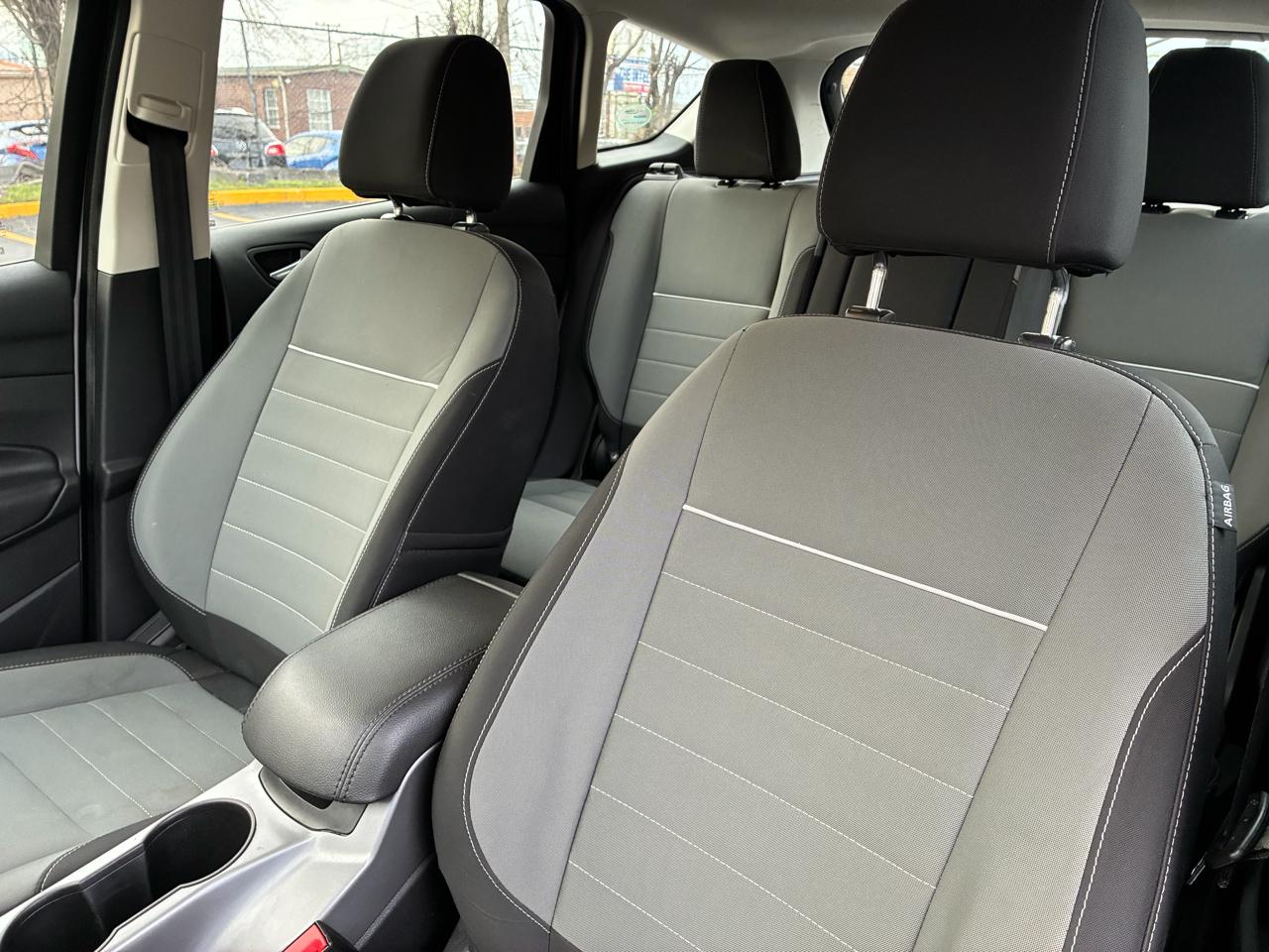 Ford C-Max Hybrid SE 2015