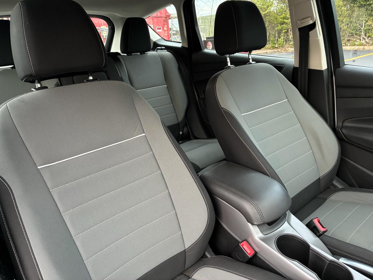 Ford C-Max Hybrid SE 2015