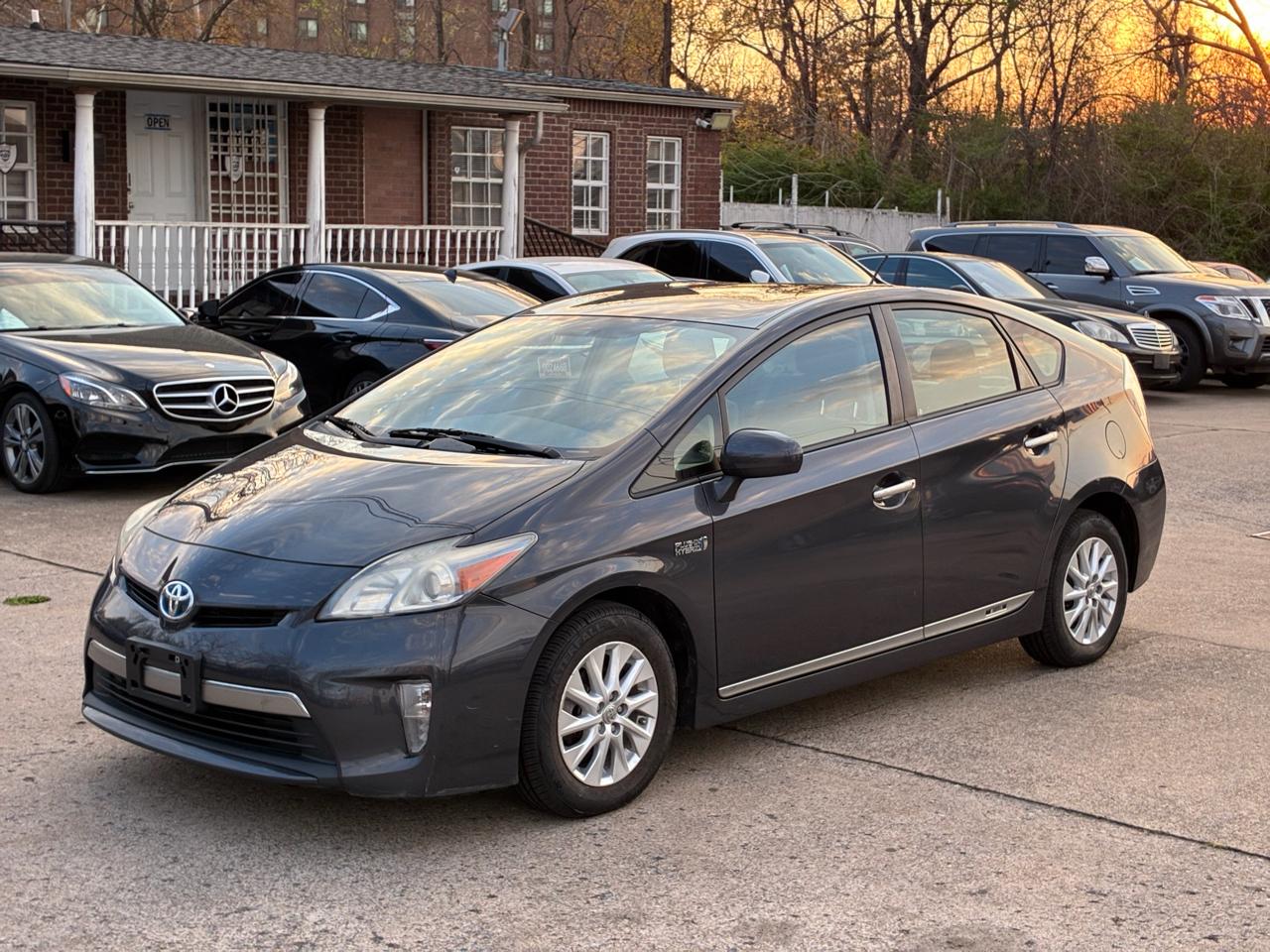 Toyota Prius Plug-In 2013