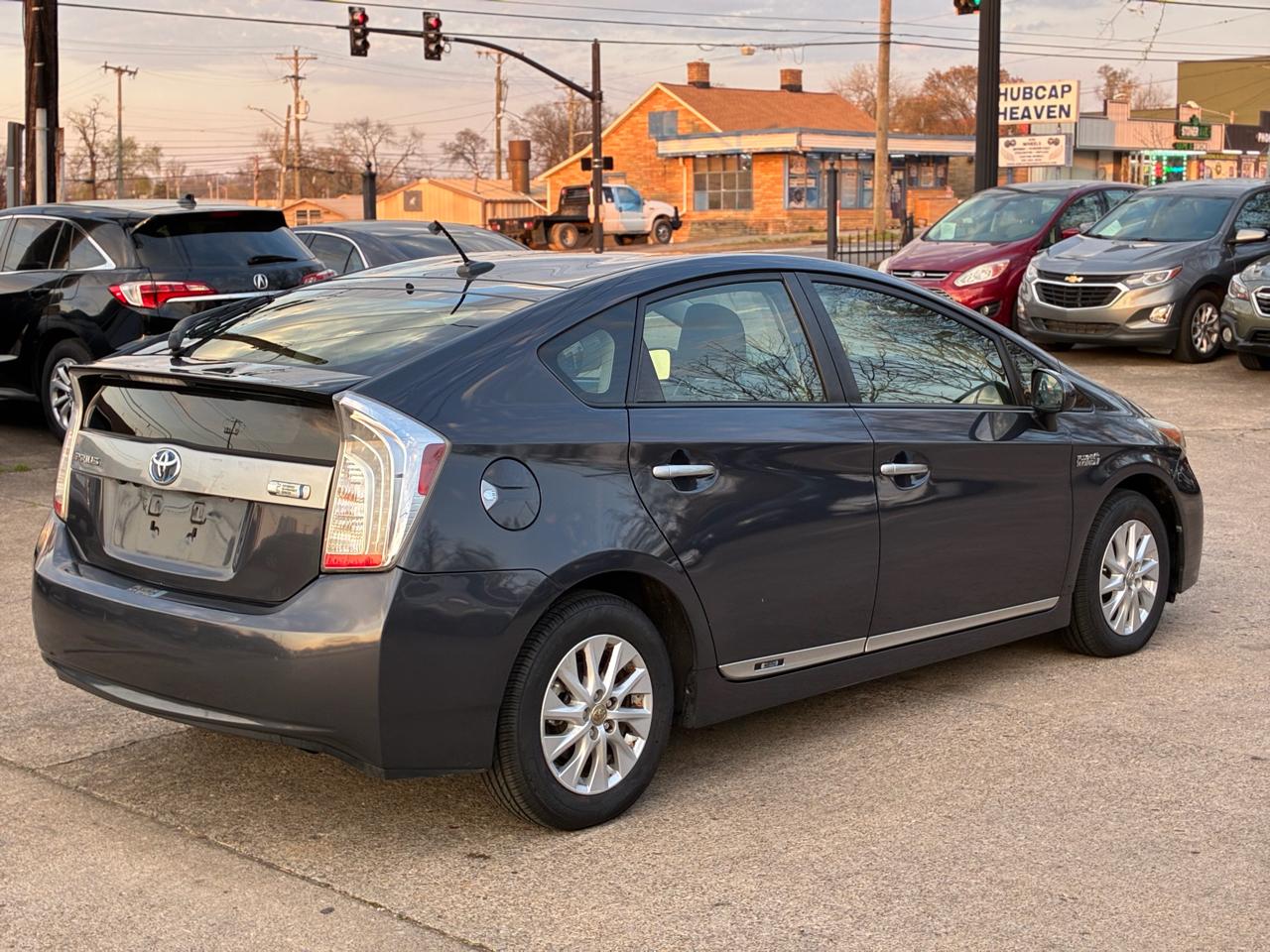Toyota Prius Plug-In 2013