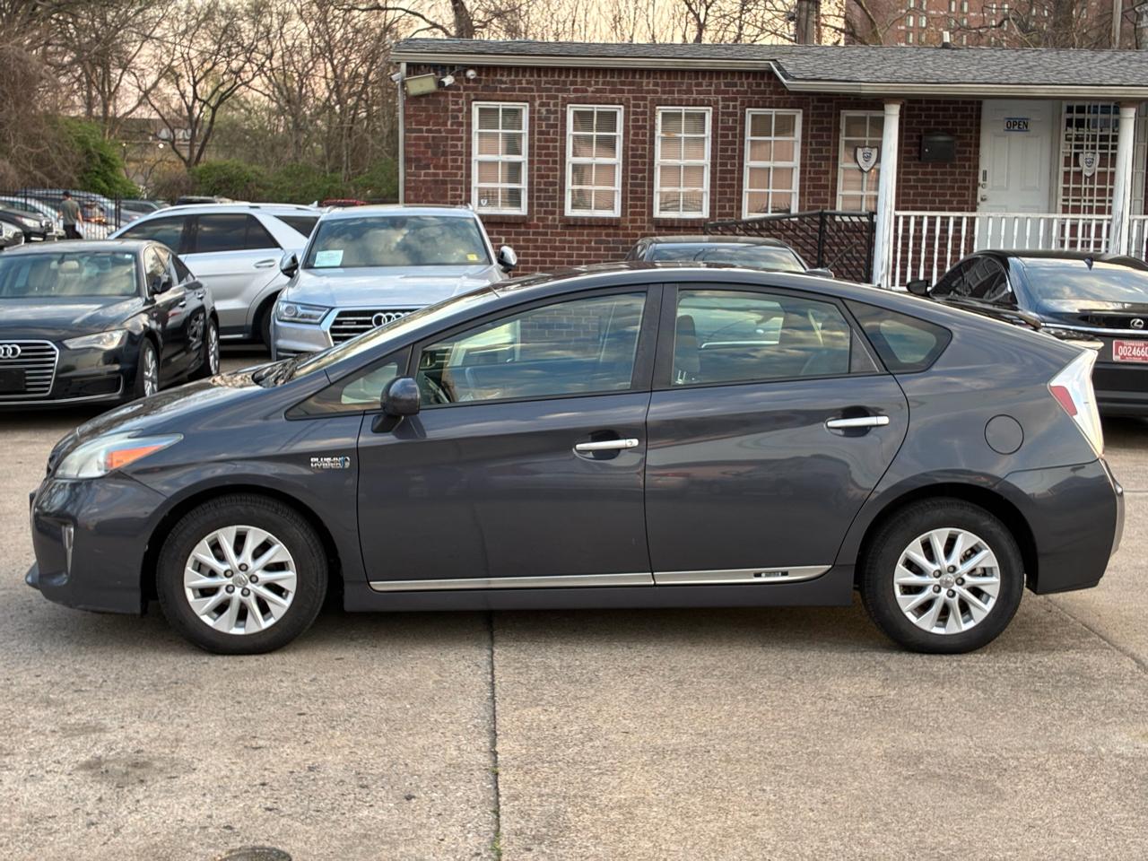 Toyota Prius Plug-In 2013