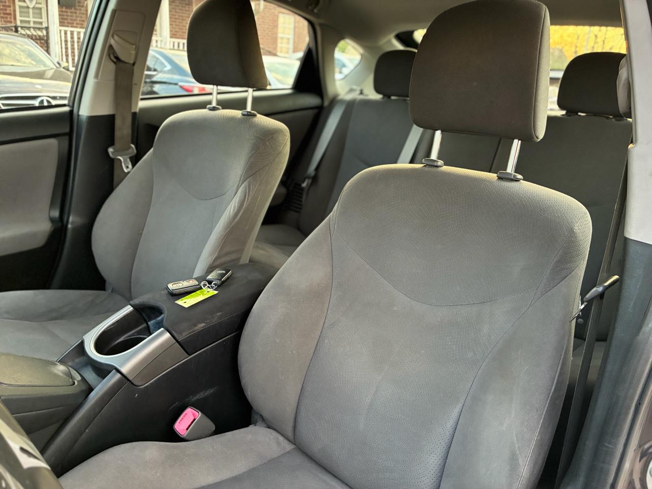 Toyota Prius Plug-In 2013