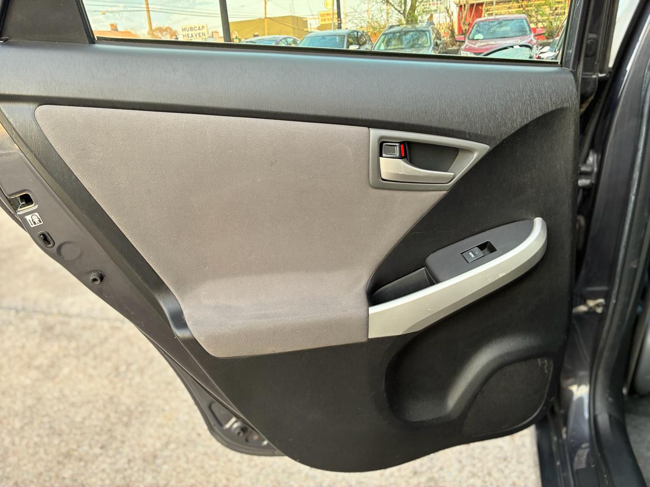 Toyota Prius Plug-In 2013