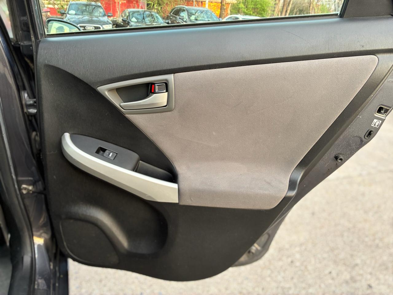 Toyota Prius Plug-In 2013