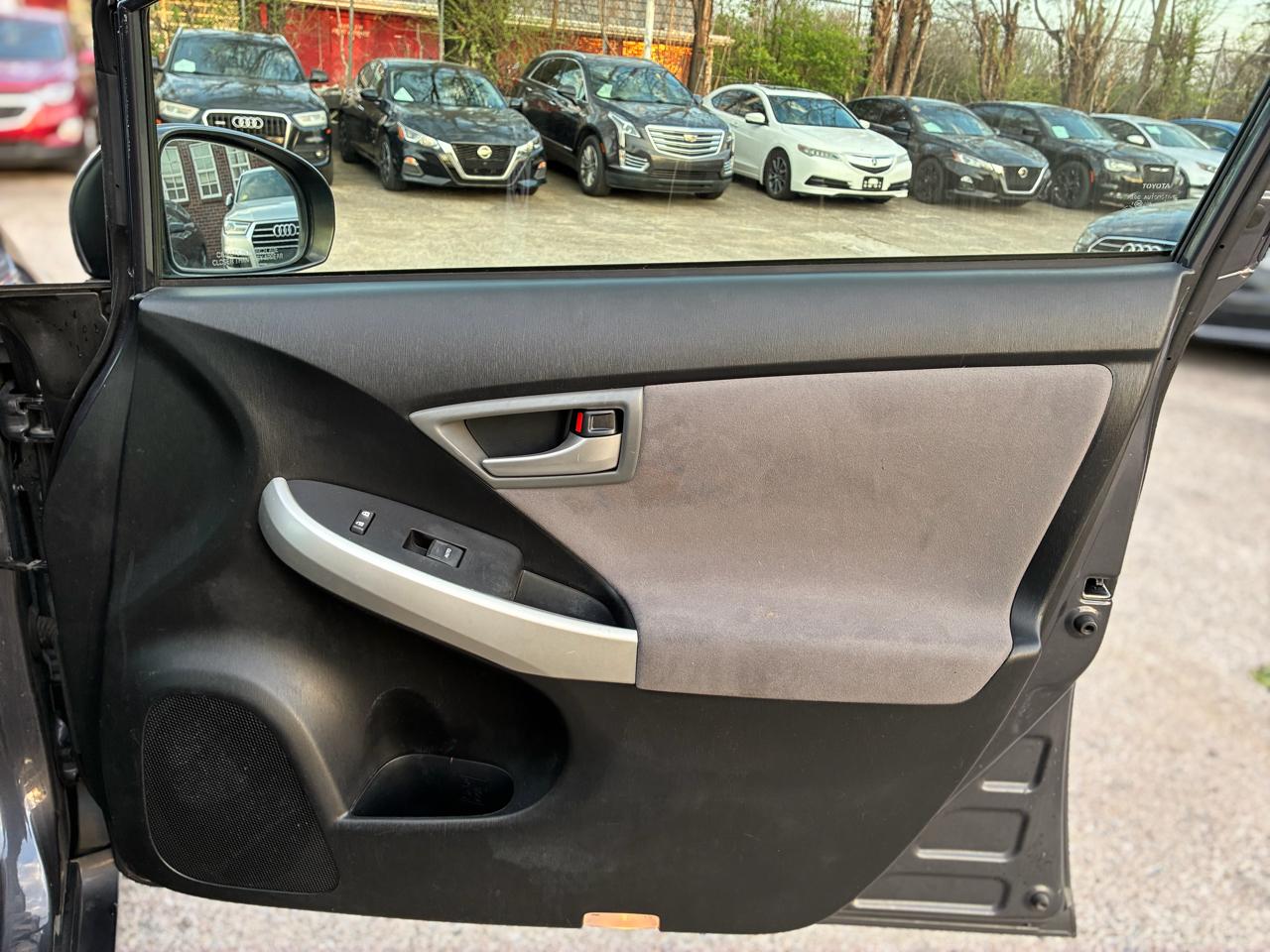 Toyota Prius Plug-In 2013