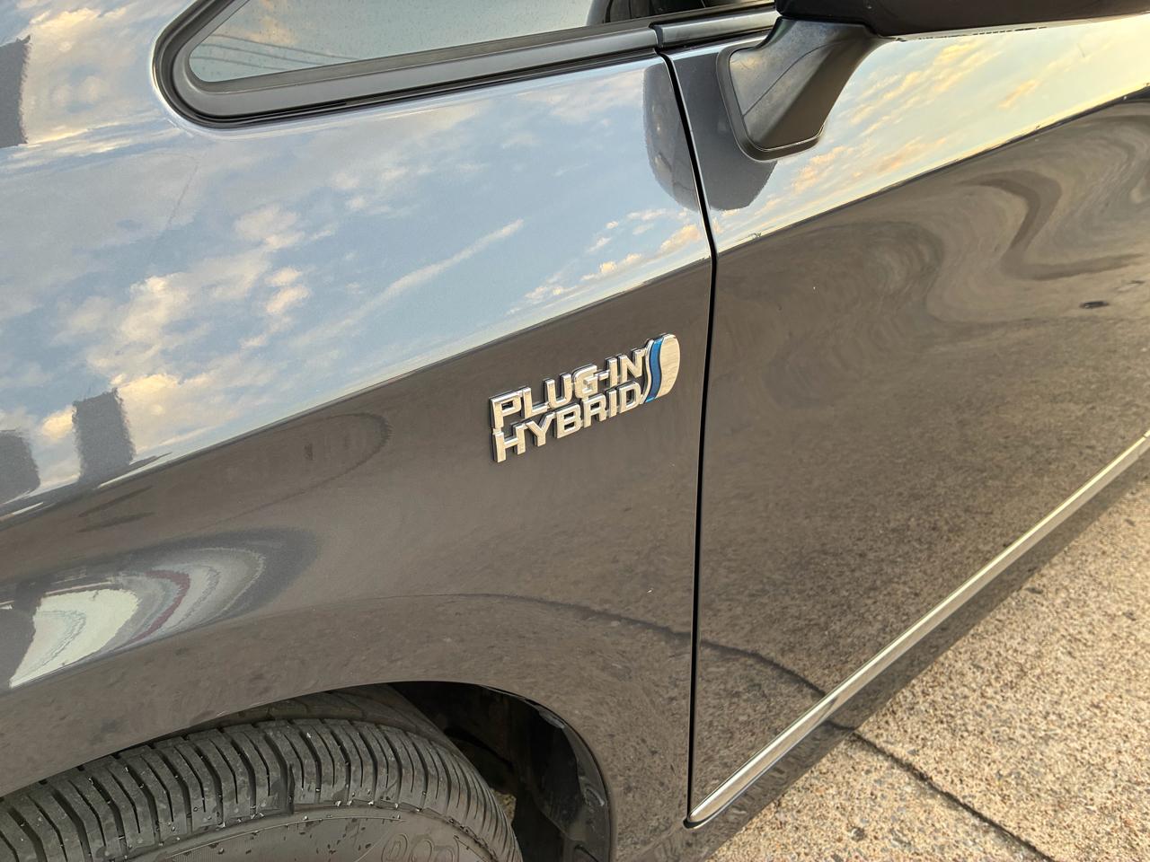 Toyota Prius Plug-In 2013