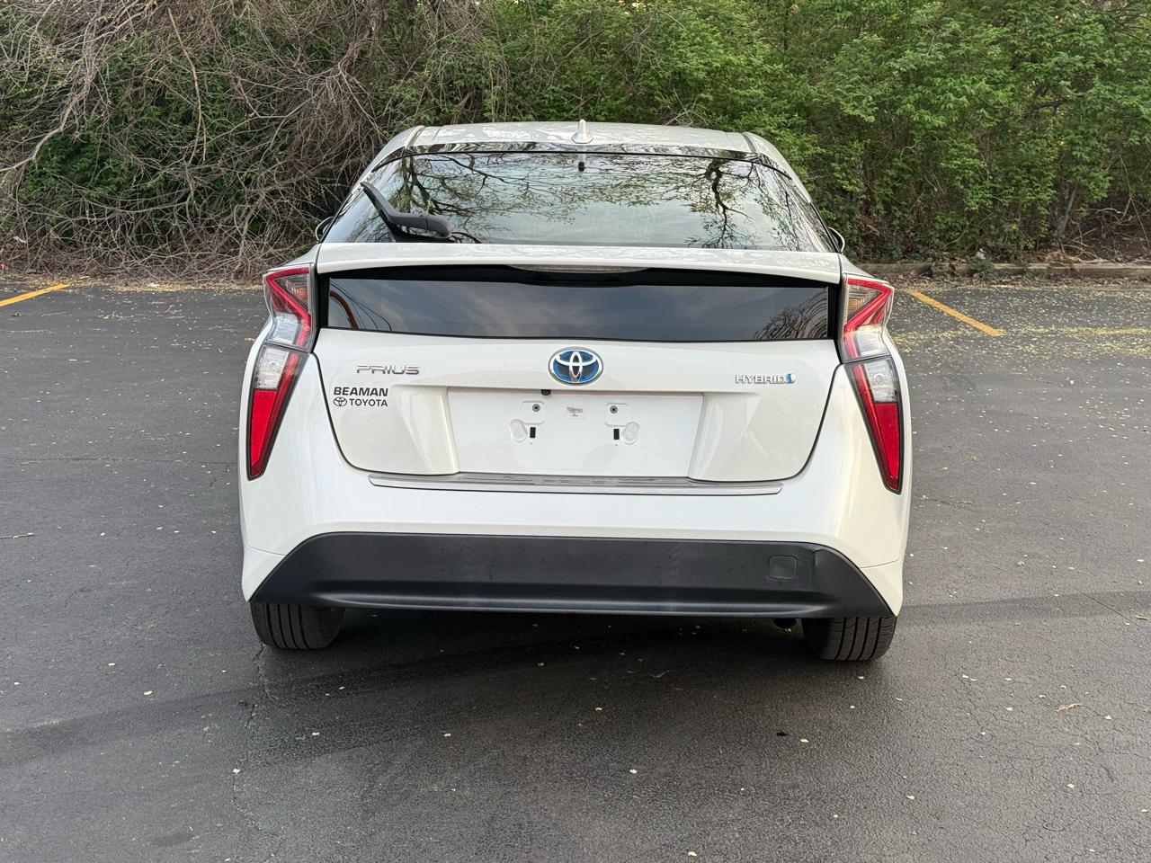 Toyota Prius Two Eco 2016