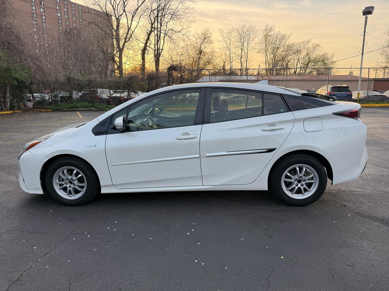 Toyota Prius Two Eco 2016