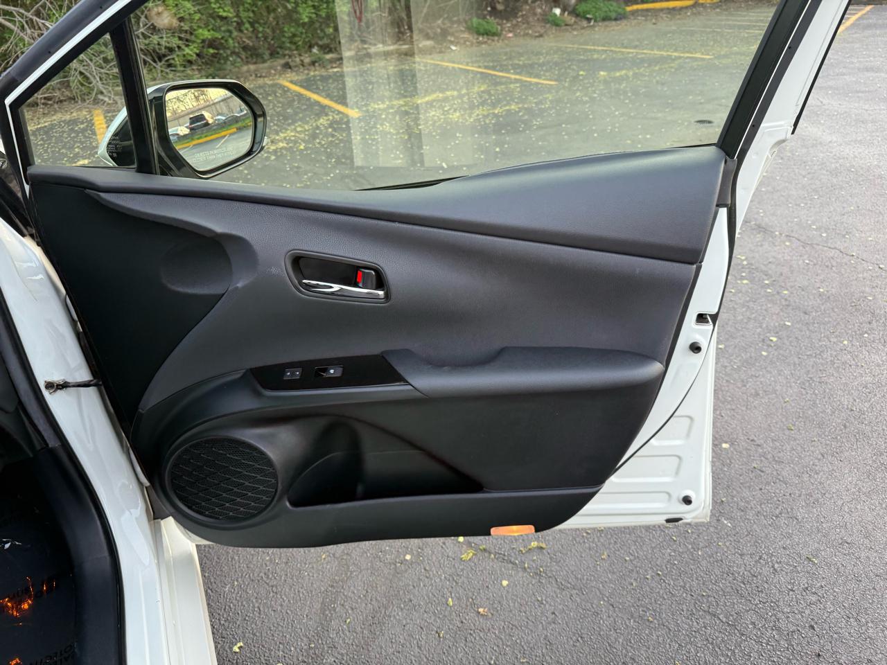 Toyota Prius Two Eco 2016