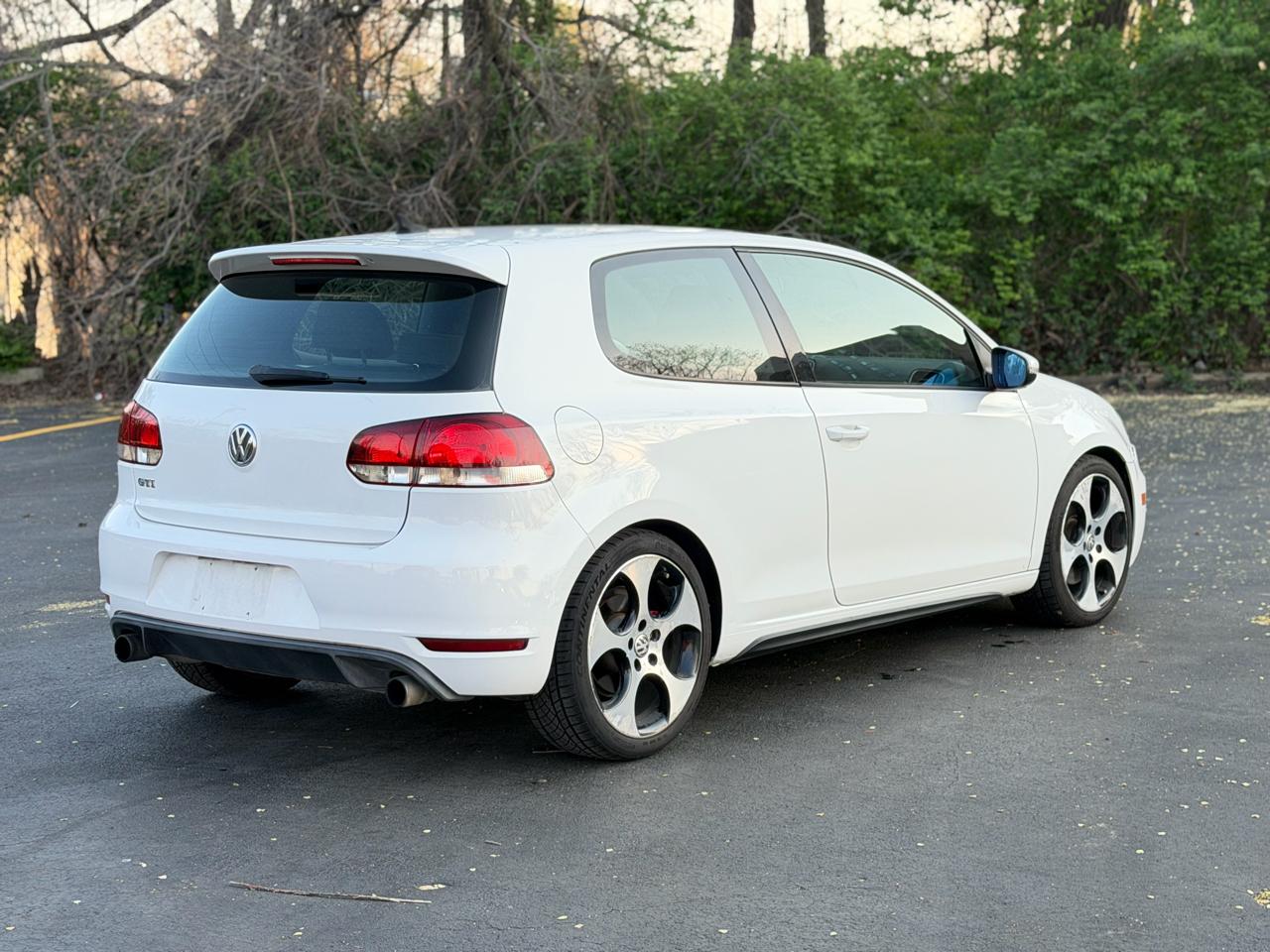 Volkswagen GTI 2-door 2012