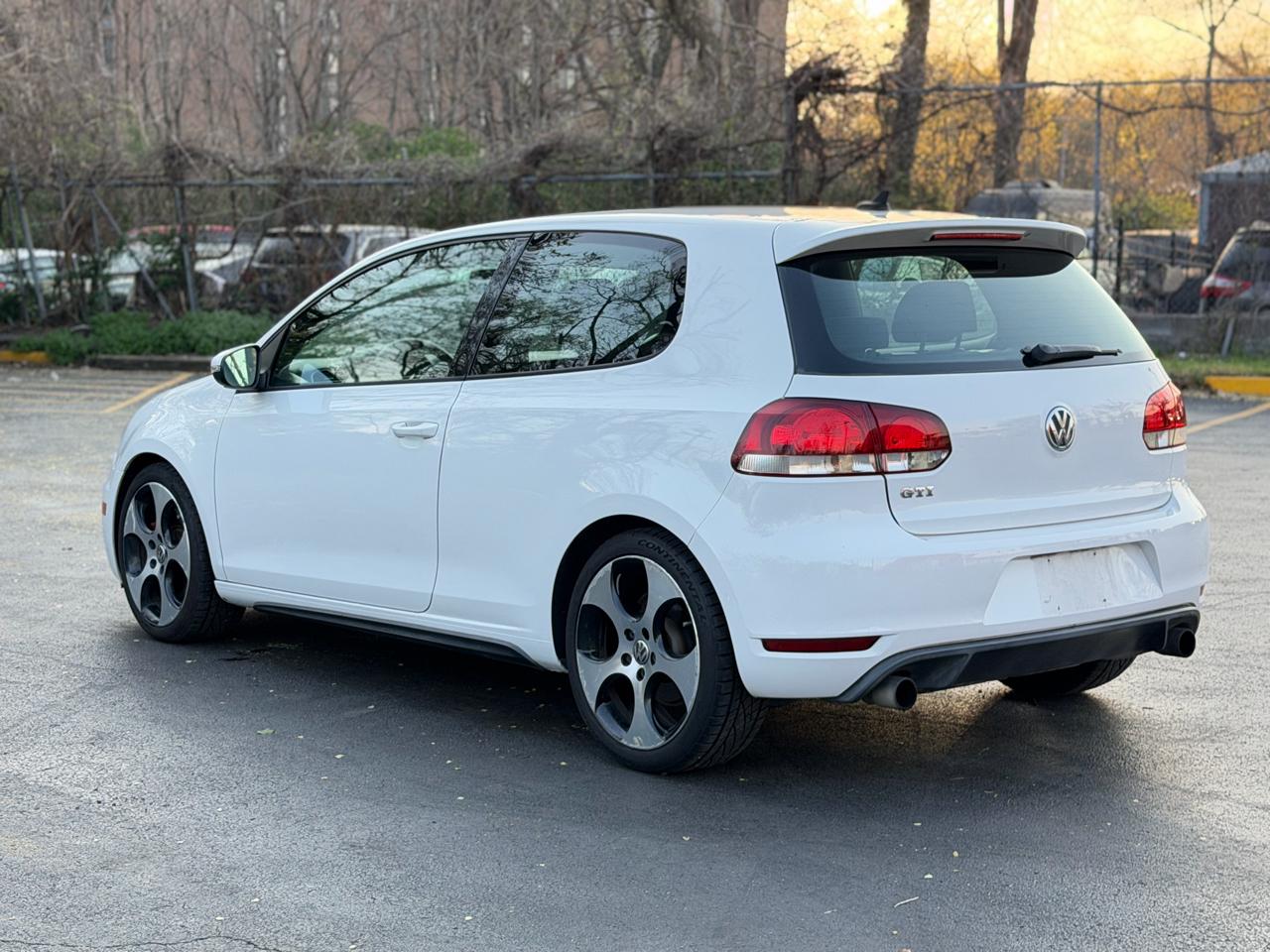 Volkswagen GTI 2-door 2012