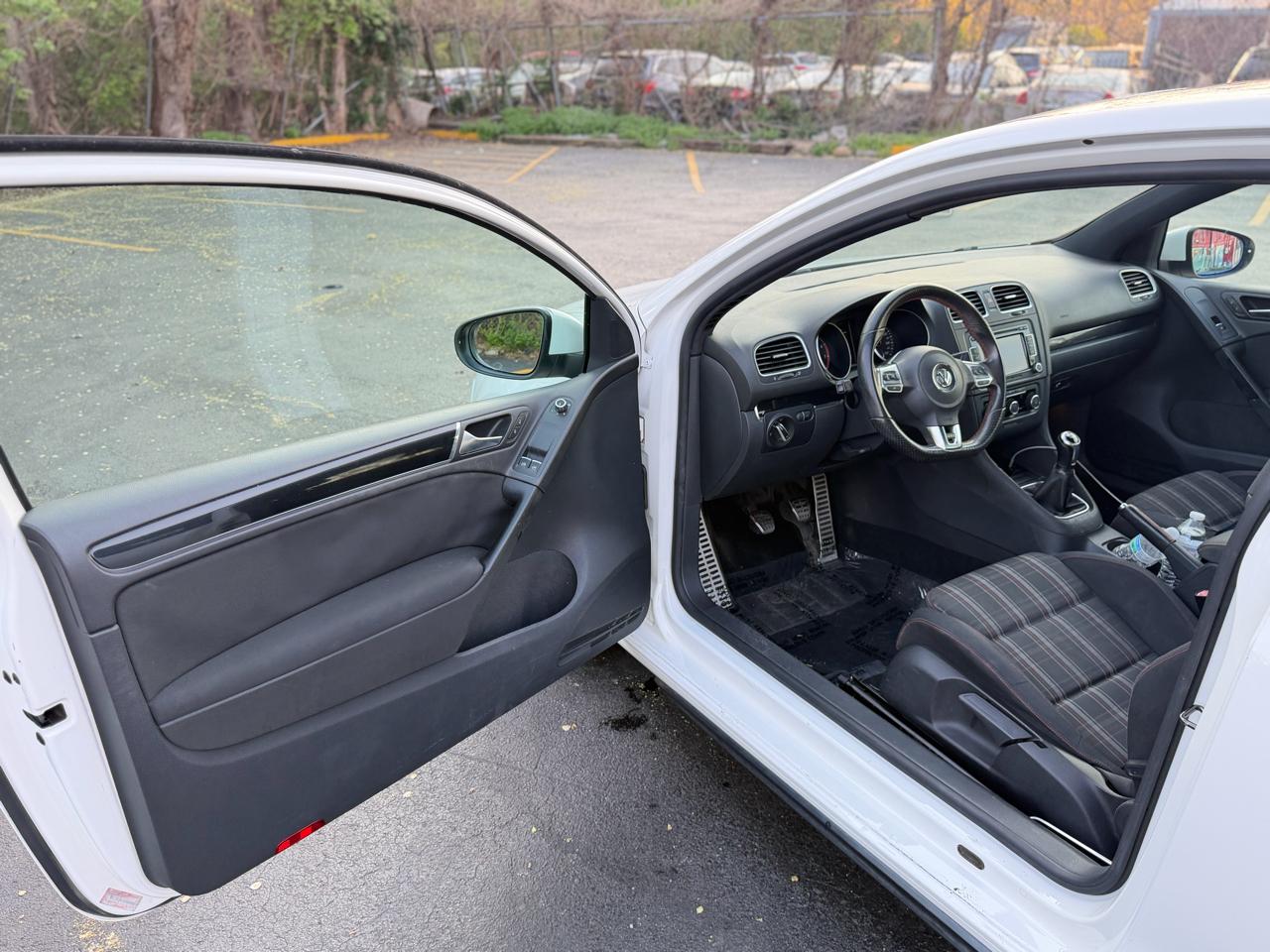 Volkswagen GTI 2-door 2012