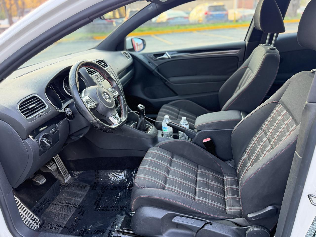 Volkswagen GTI 2-door 2012