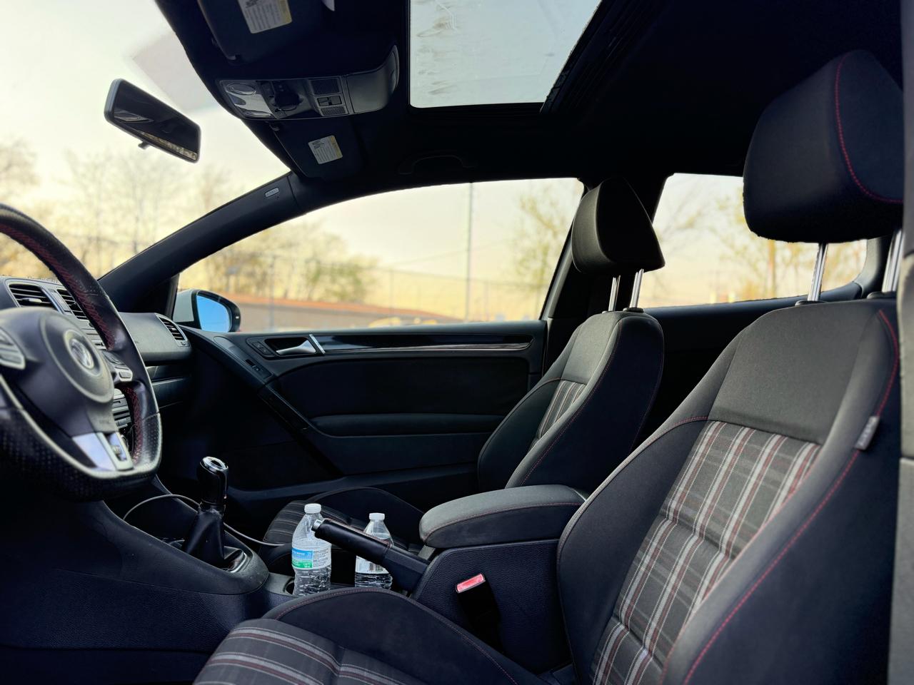 Volkswagen GTI 2-door 2012