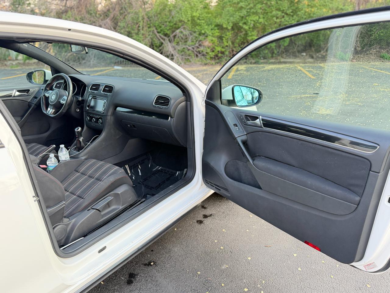 Volkswagen GTI 2-door 2012