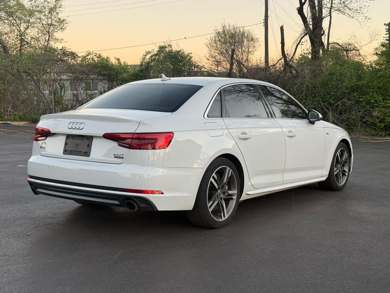 Audi A4 2.0T Premium Plus quattro Sedan 2017