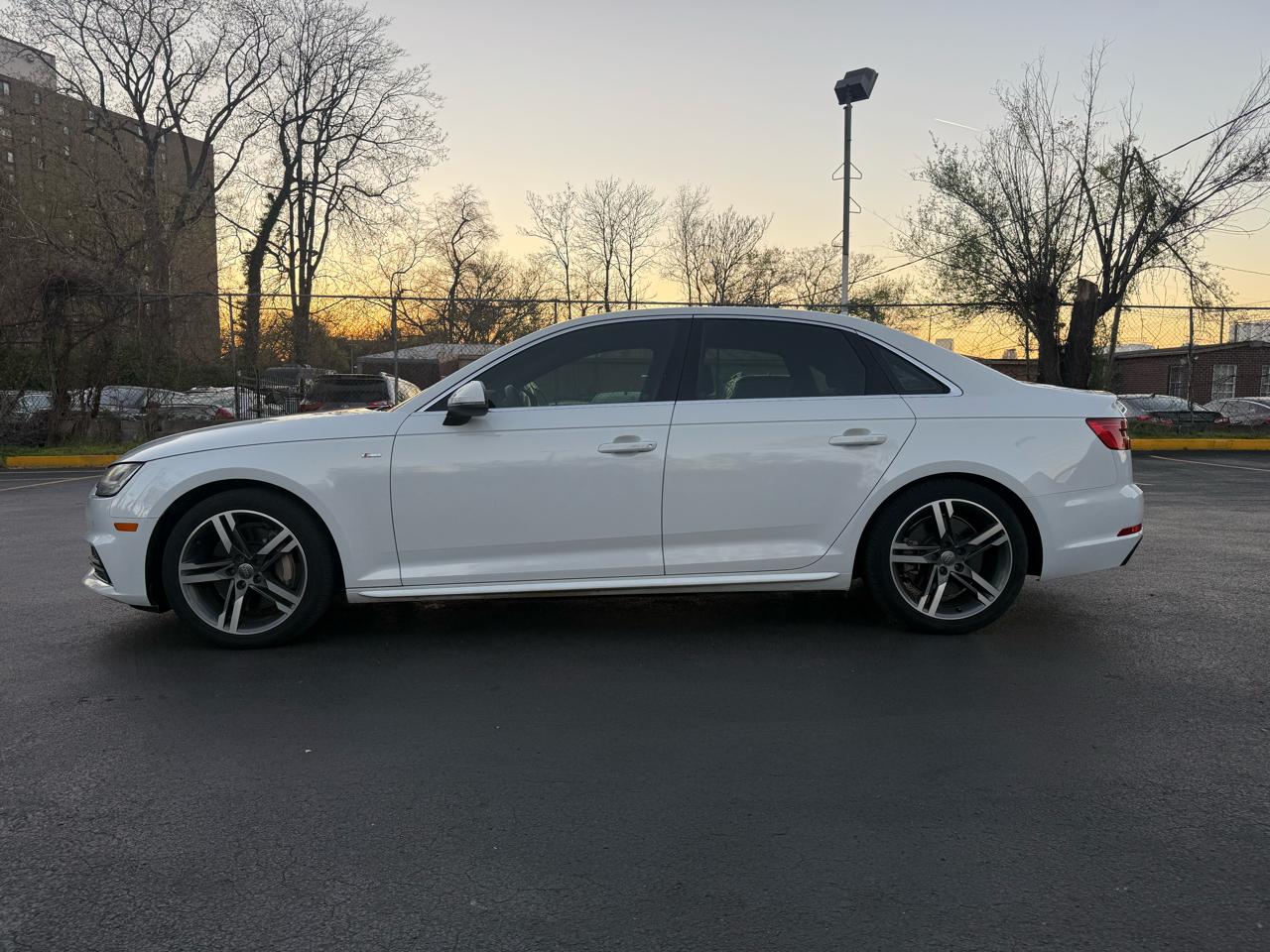 Audi A4 2.0T Premium Plus quattro Sedan 2017