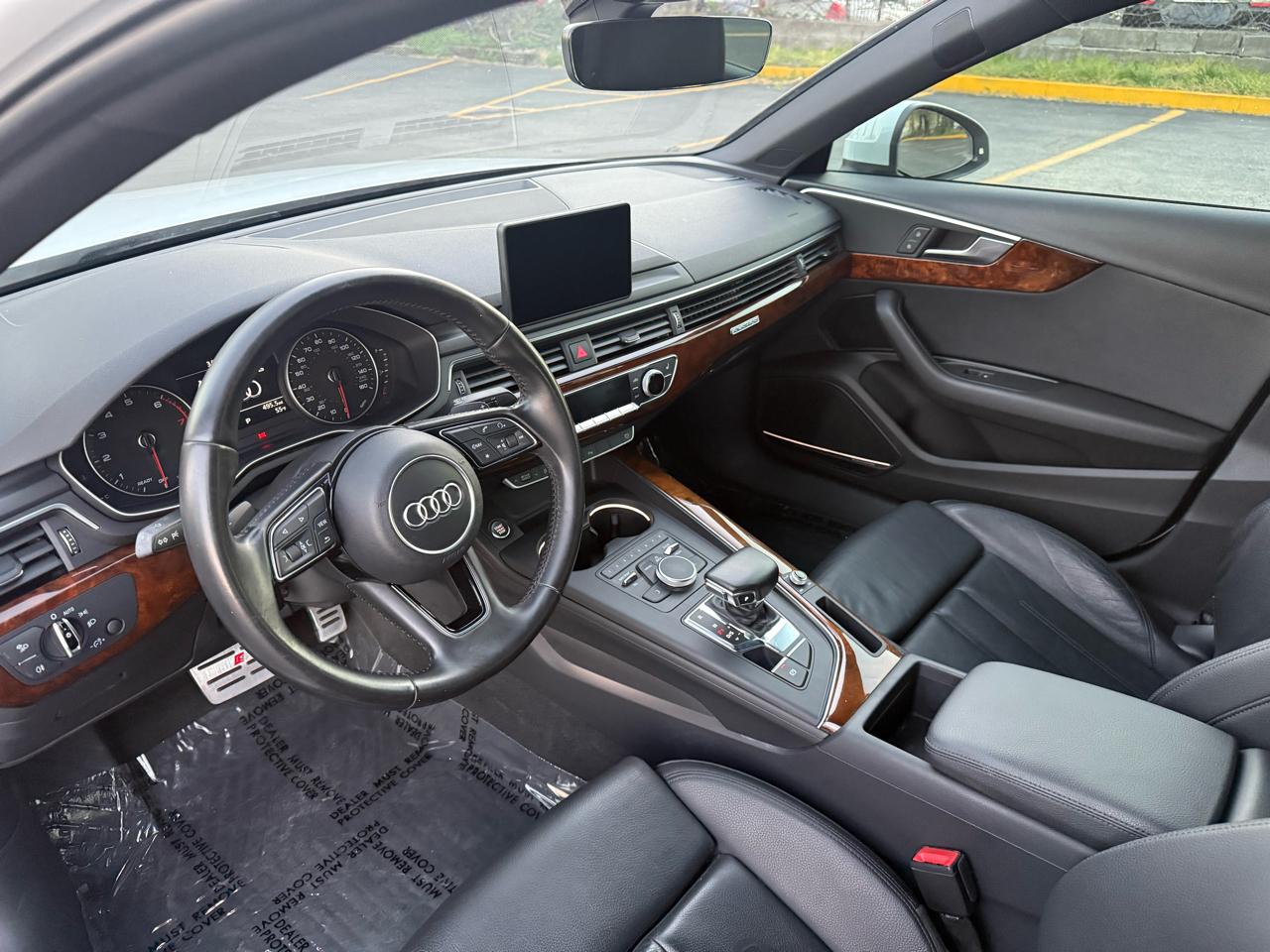 Audi A4 2.0T Premium Plus quattro Sedan 2017