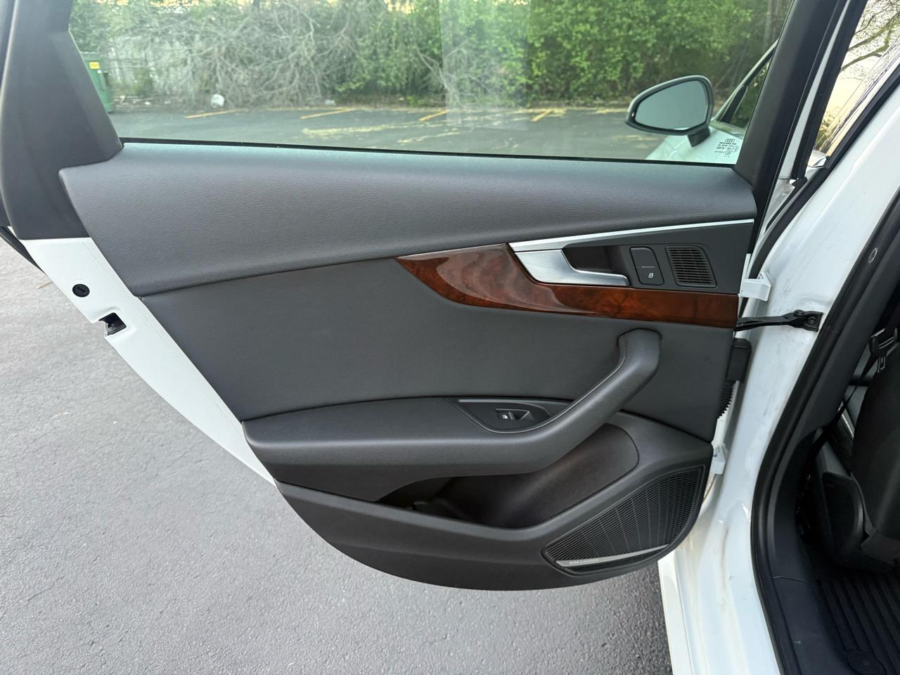 Audi A4 2.0T Premium Plus quattro Sedan 2017