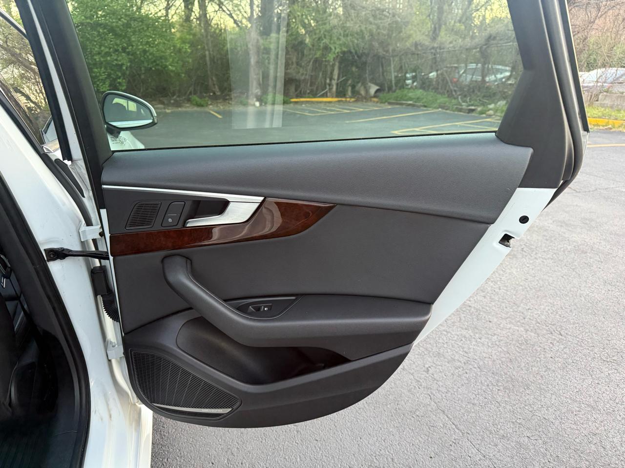 Audi A4 2.0T Premium Plus quattro Sedan 2017