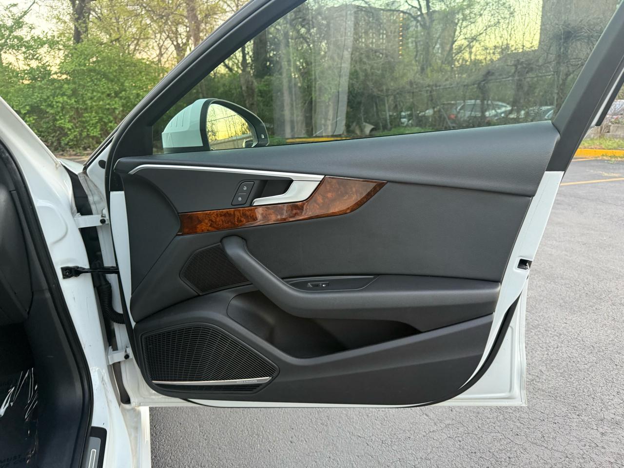 Audi A4 2.0T Premium Plus quattro Sedan 2017