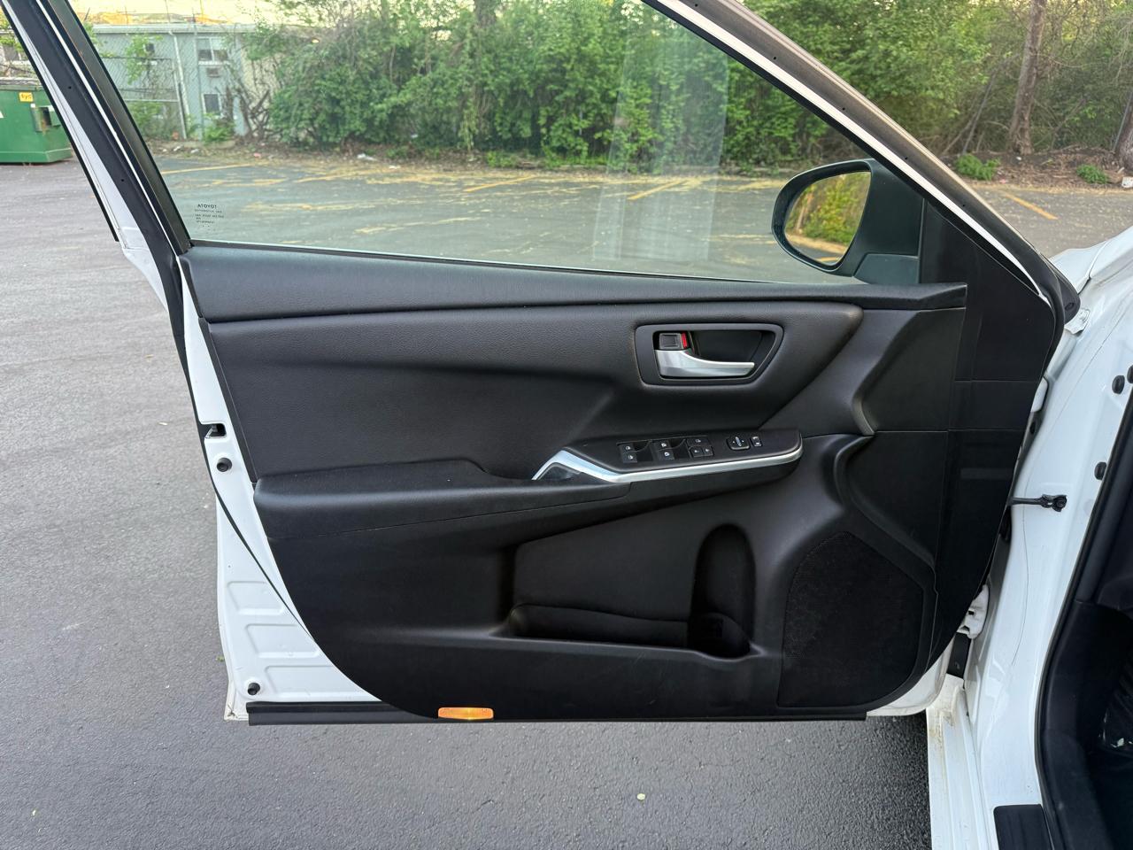 Toyota Camry SE 2017