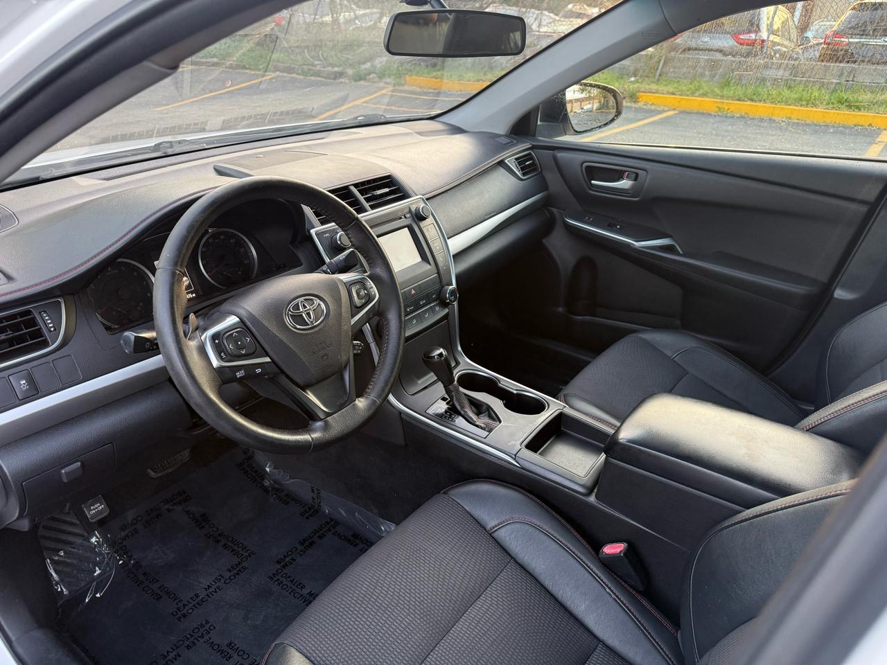 Toyota Camry SE 2017
