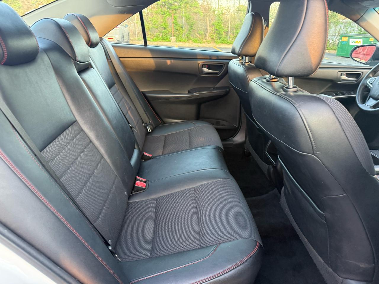 Toyota Camry SE 2017