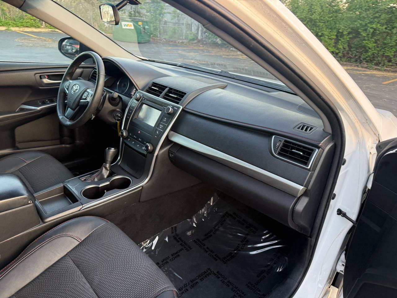 Toyota Camry SE 2017