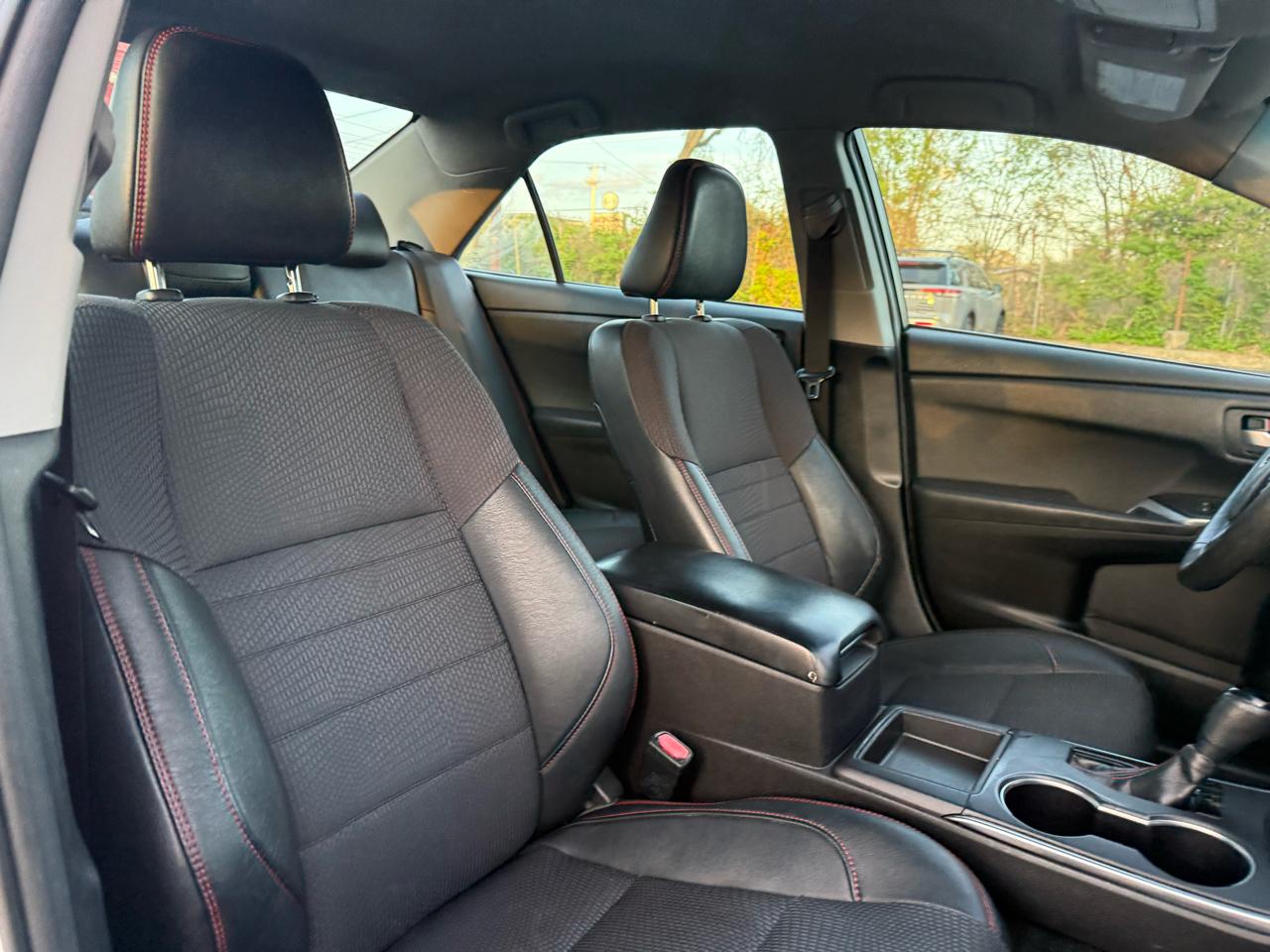 Toyota Camry SE 2017