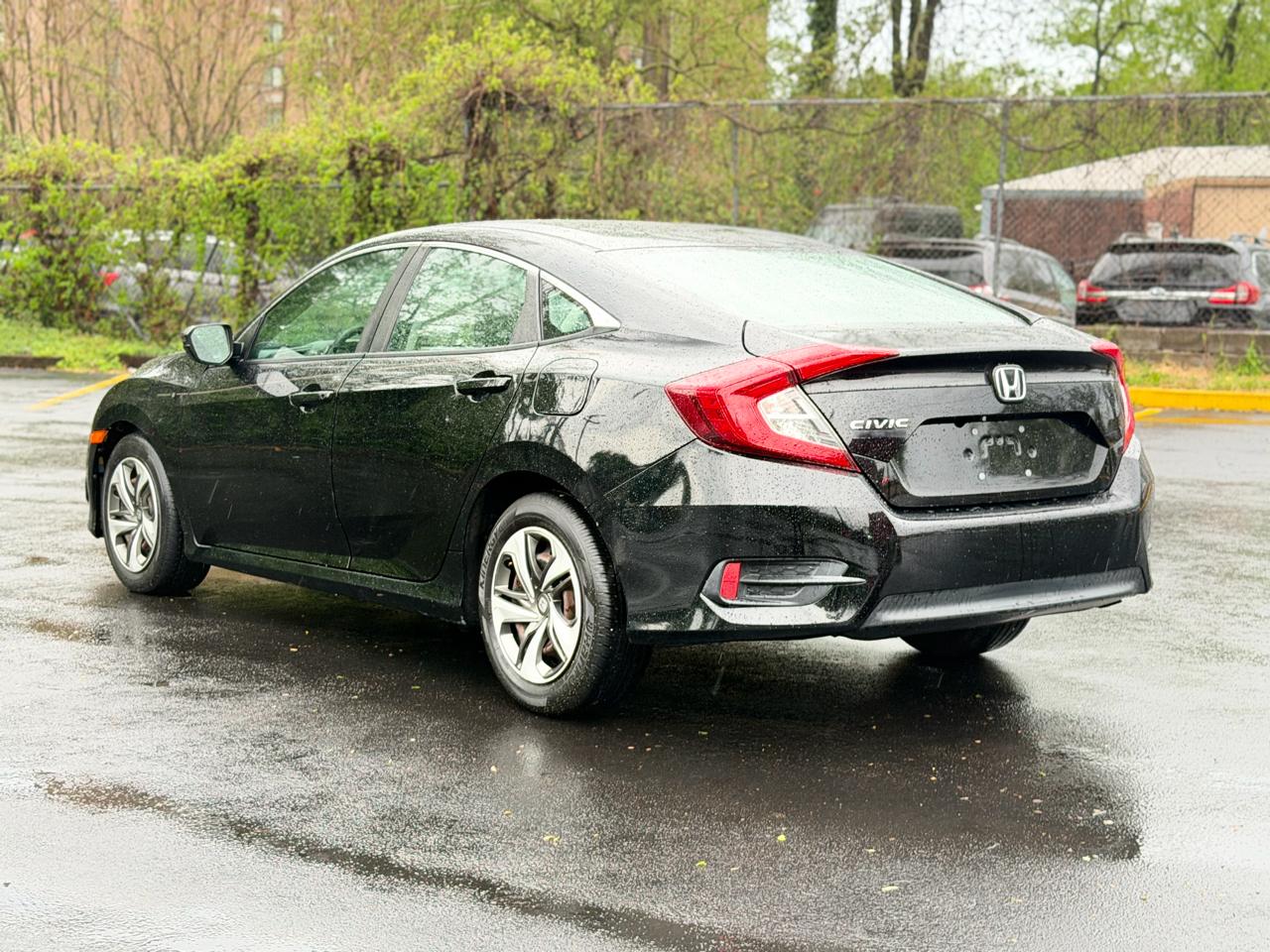Honda Civic 4dr Sdn LX Auto 2017