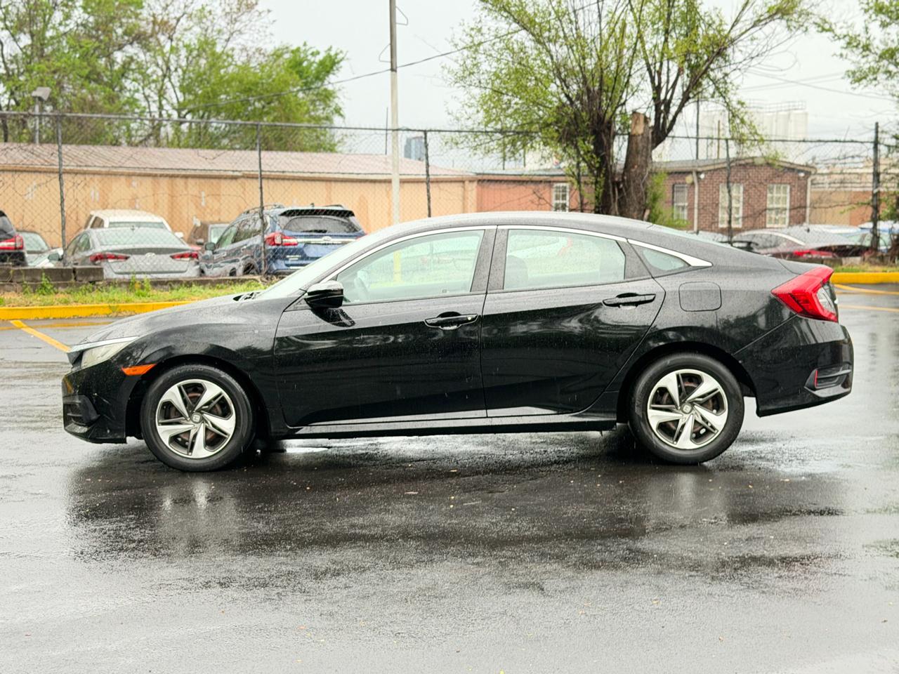 Honda Civic 4dr Sdn LX Auto 2017