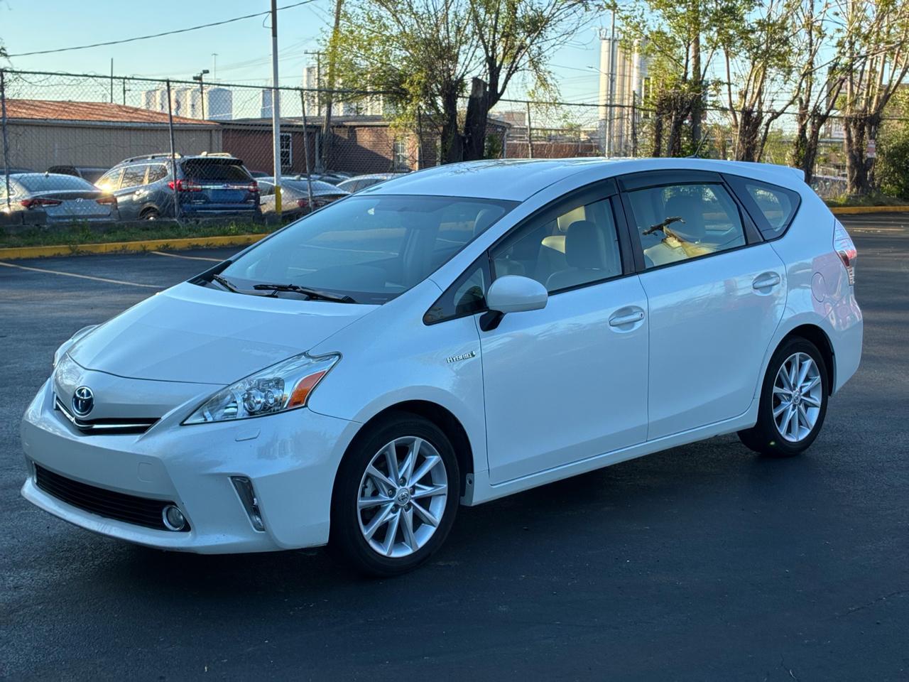 Toyota Prius V Five 2014