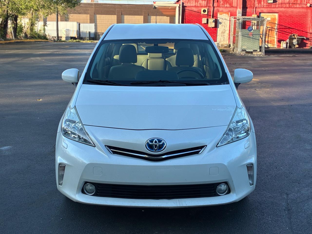 Toyota Prius V Five 2014
