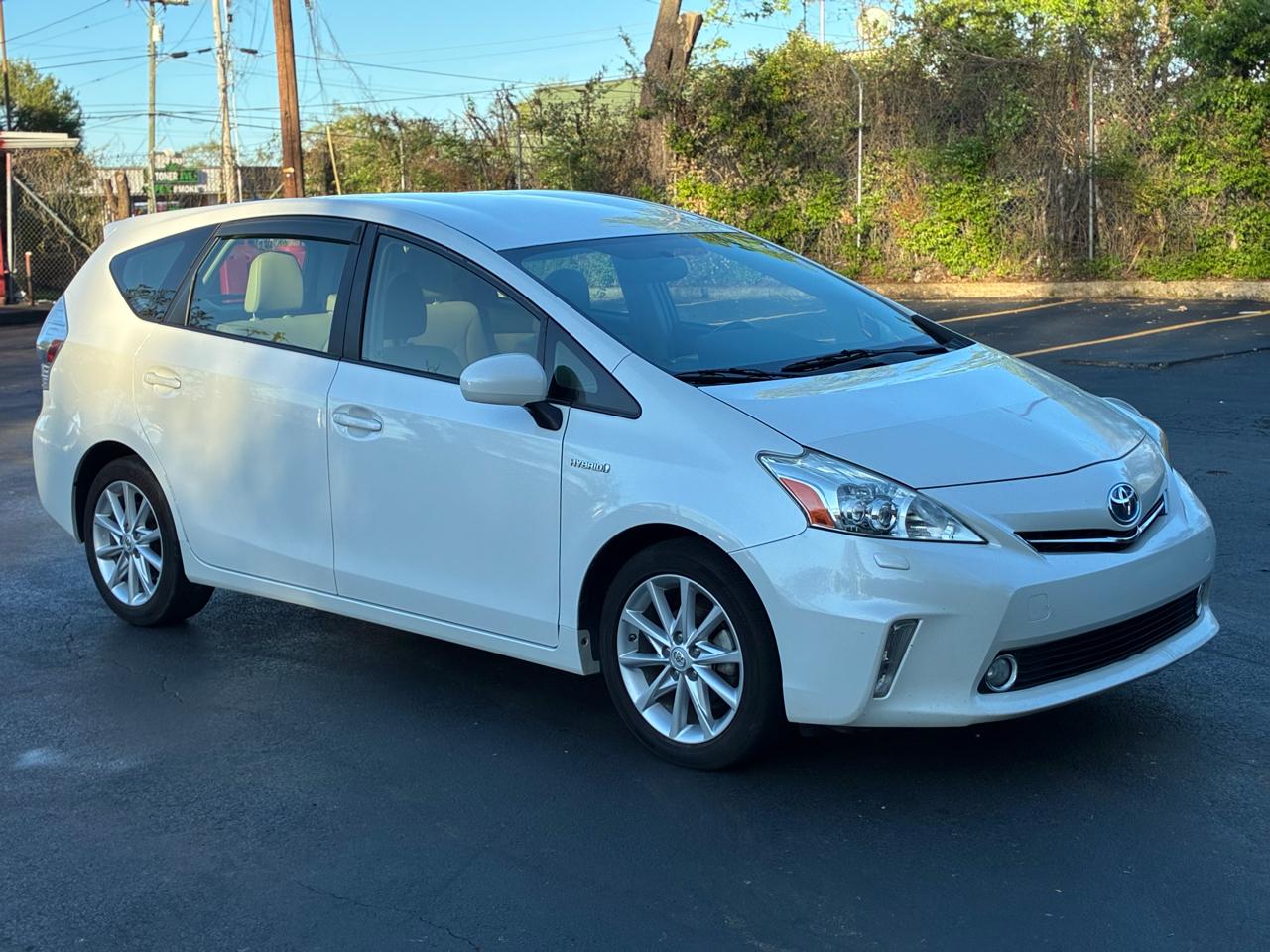 Toyota Prius V Five 2014