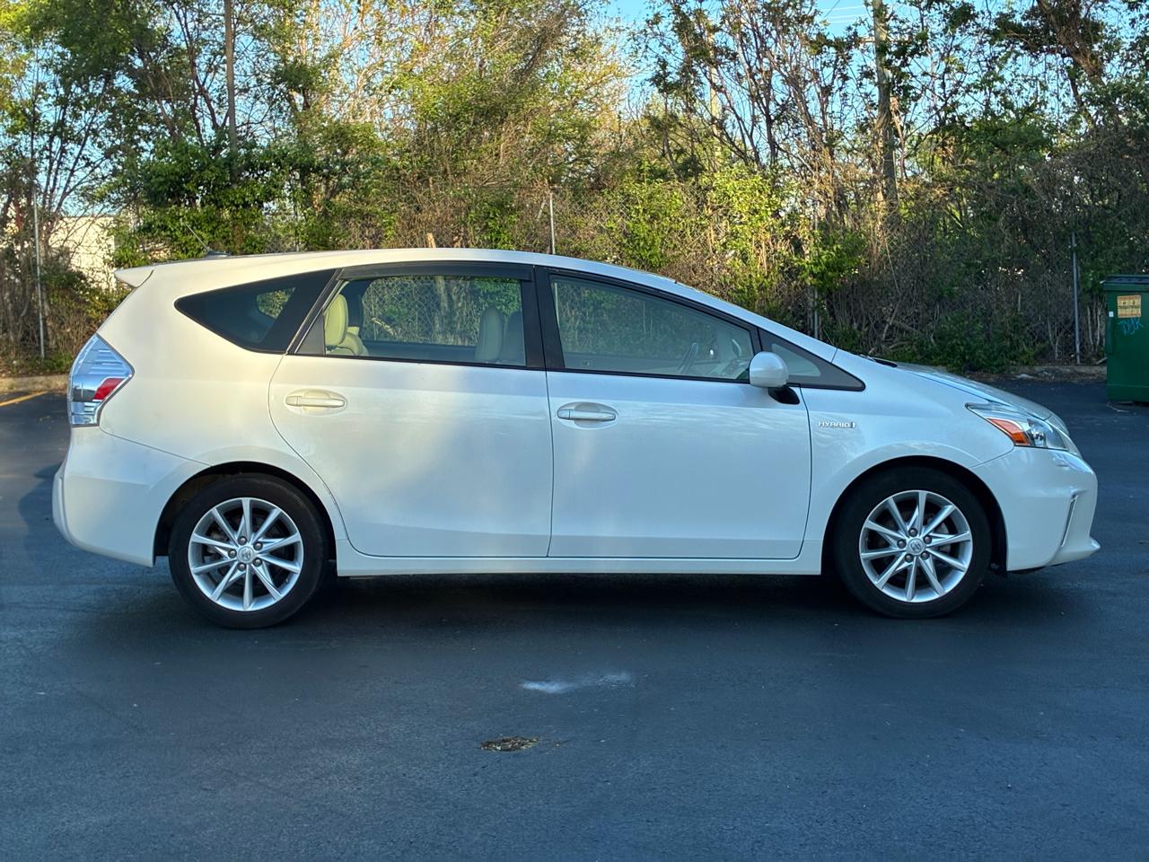 Toyota Prius V Five 2014