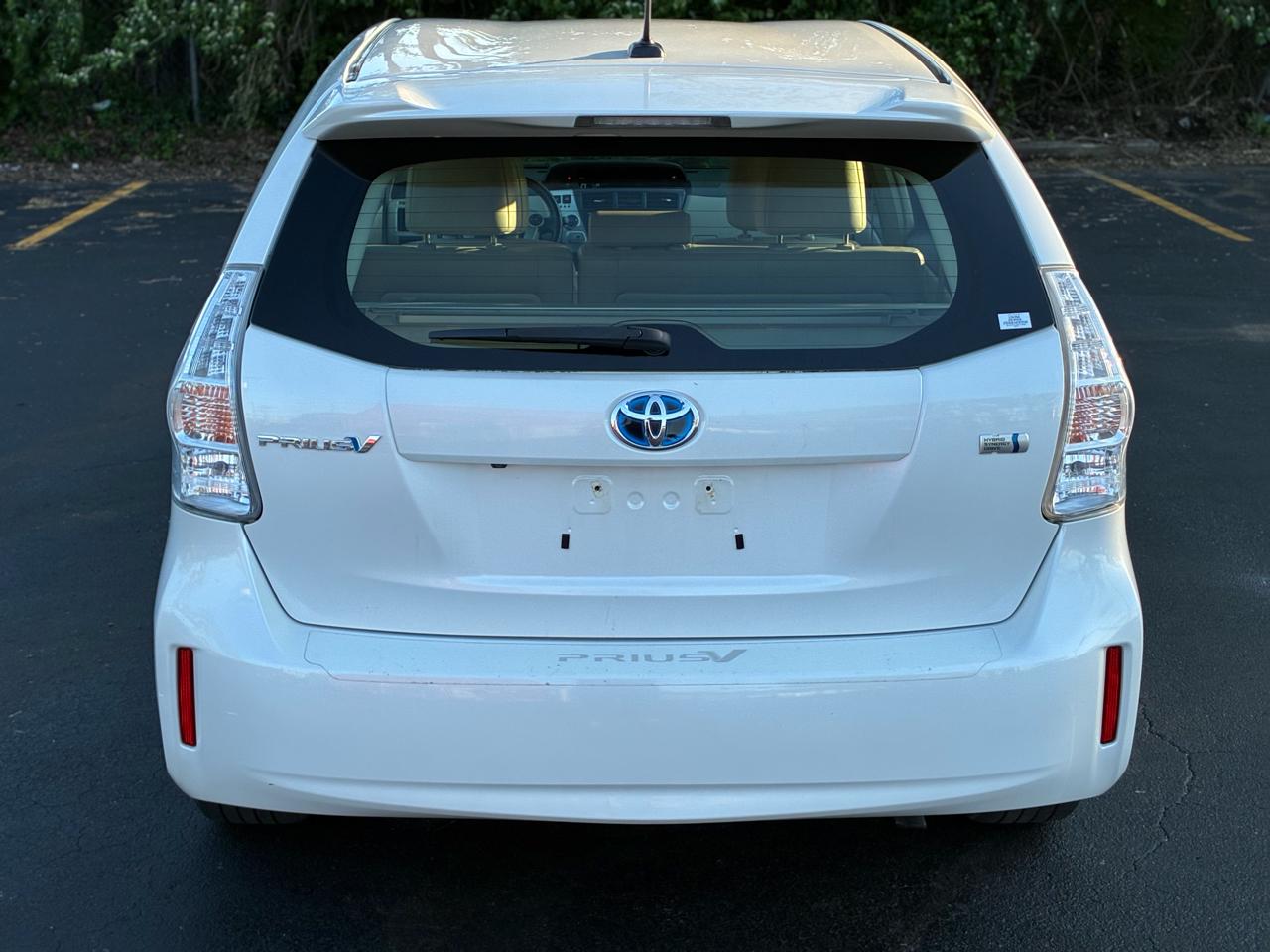 Toyota Prius V Five 2014