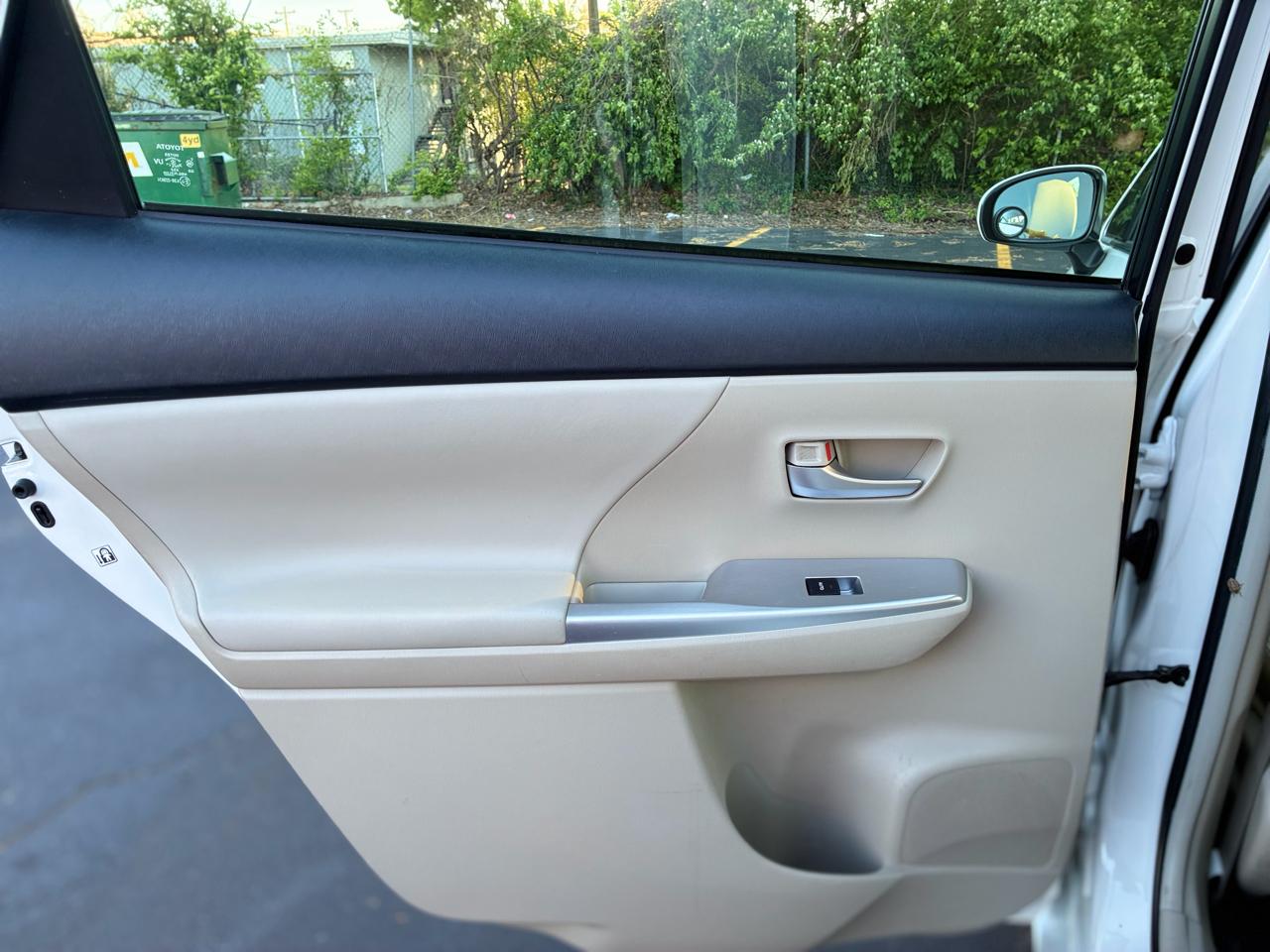 Toyota Prius V Five 2014