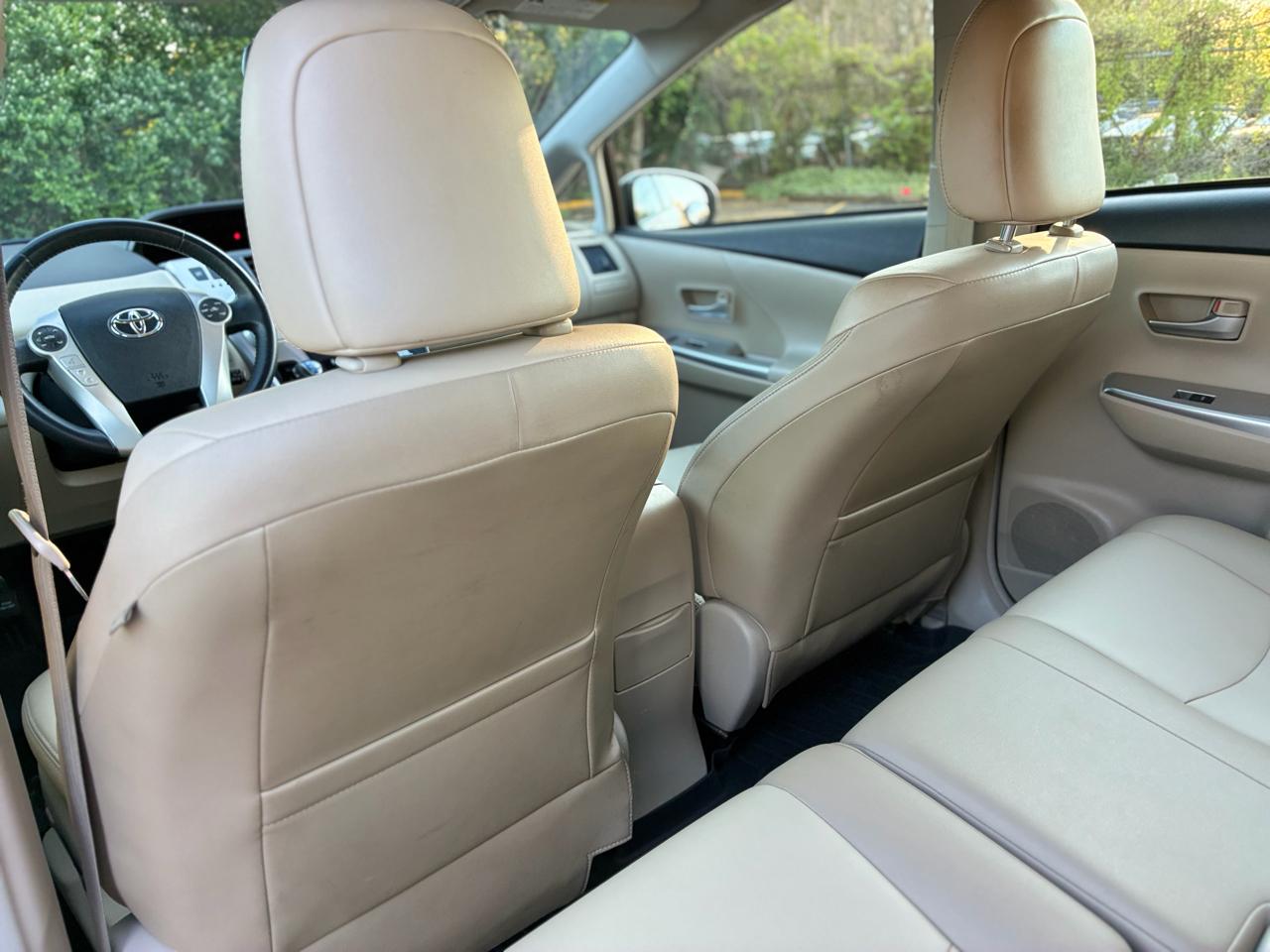 Toyota Prius V Five 2014